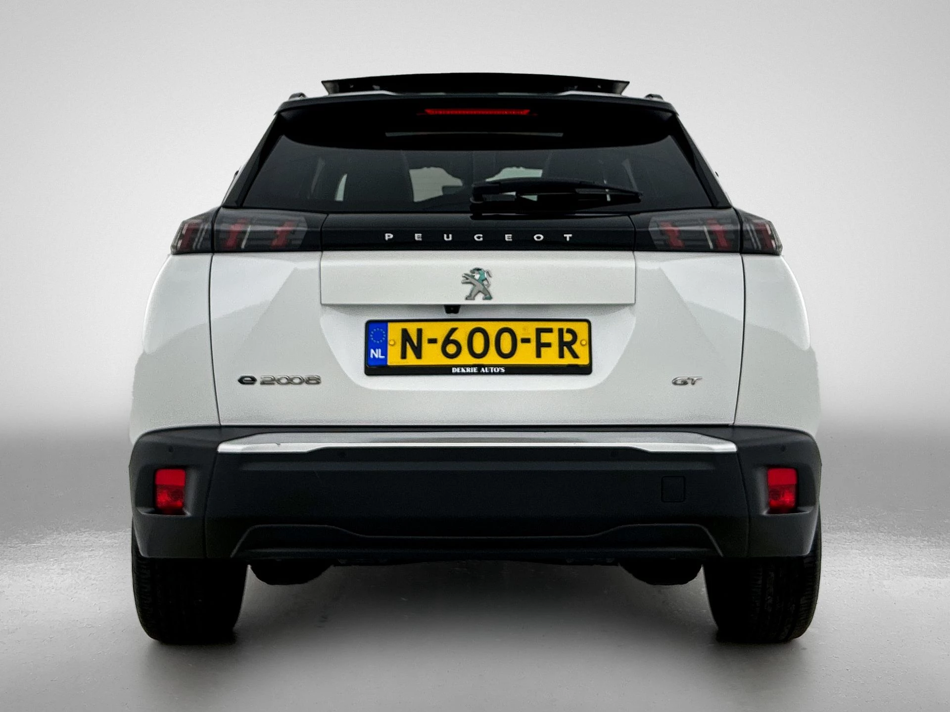 Hoofdafbeelding Peugeot e-2008