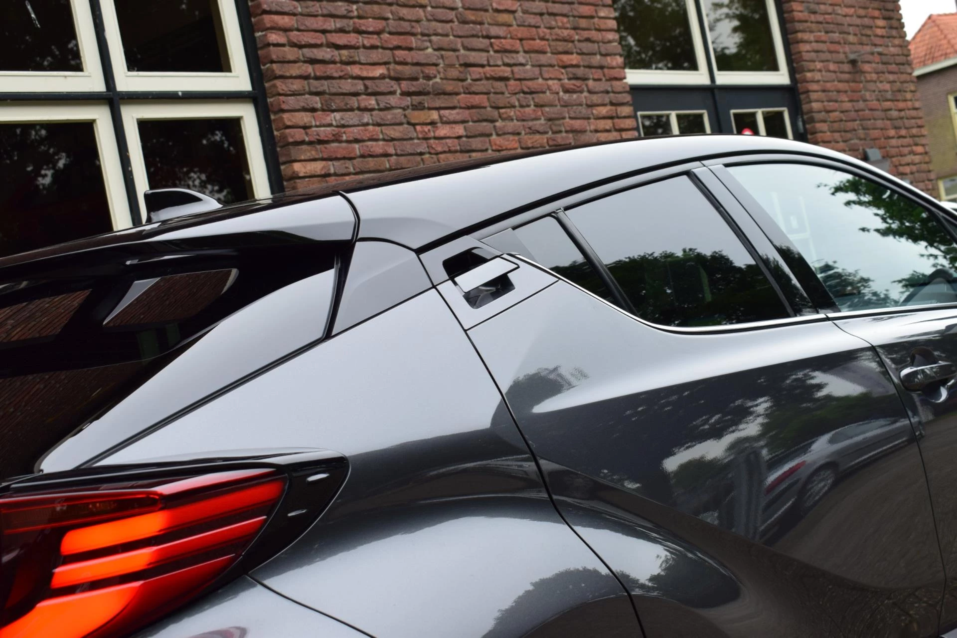 Hoofdafbeelding Toyota C-HR