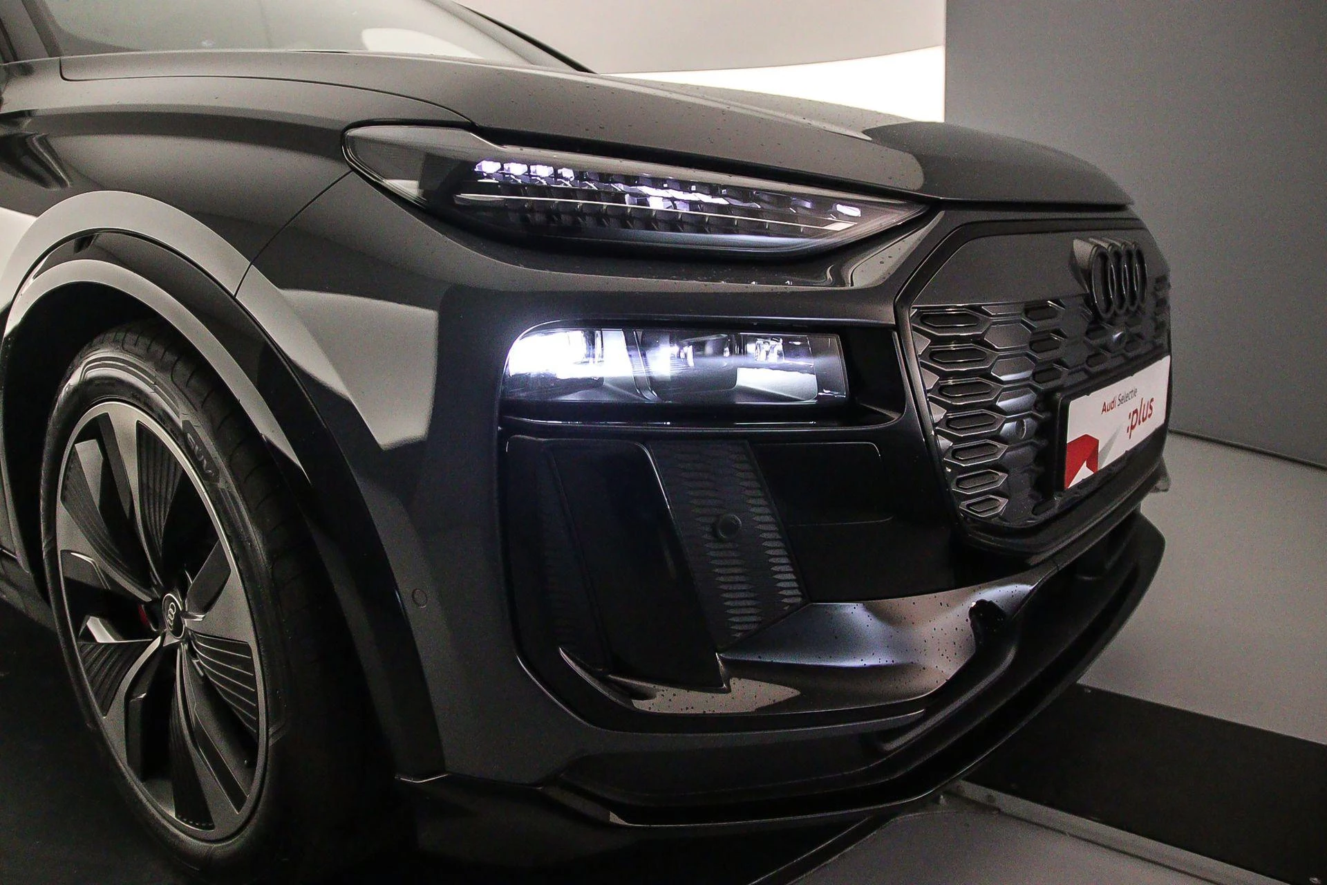 Hoofdafbeelding Audi SQ6