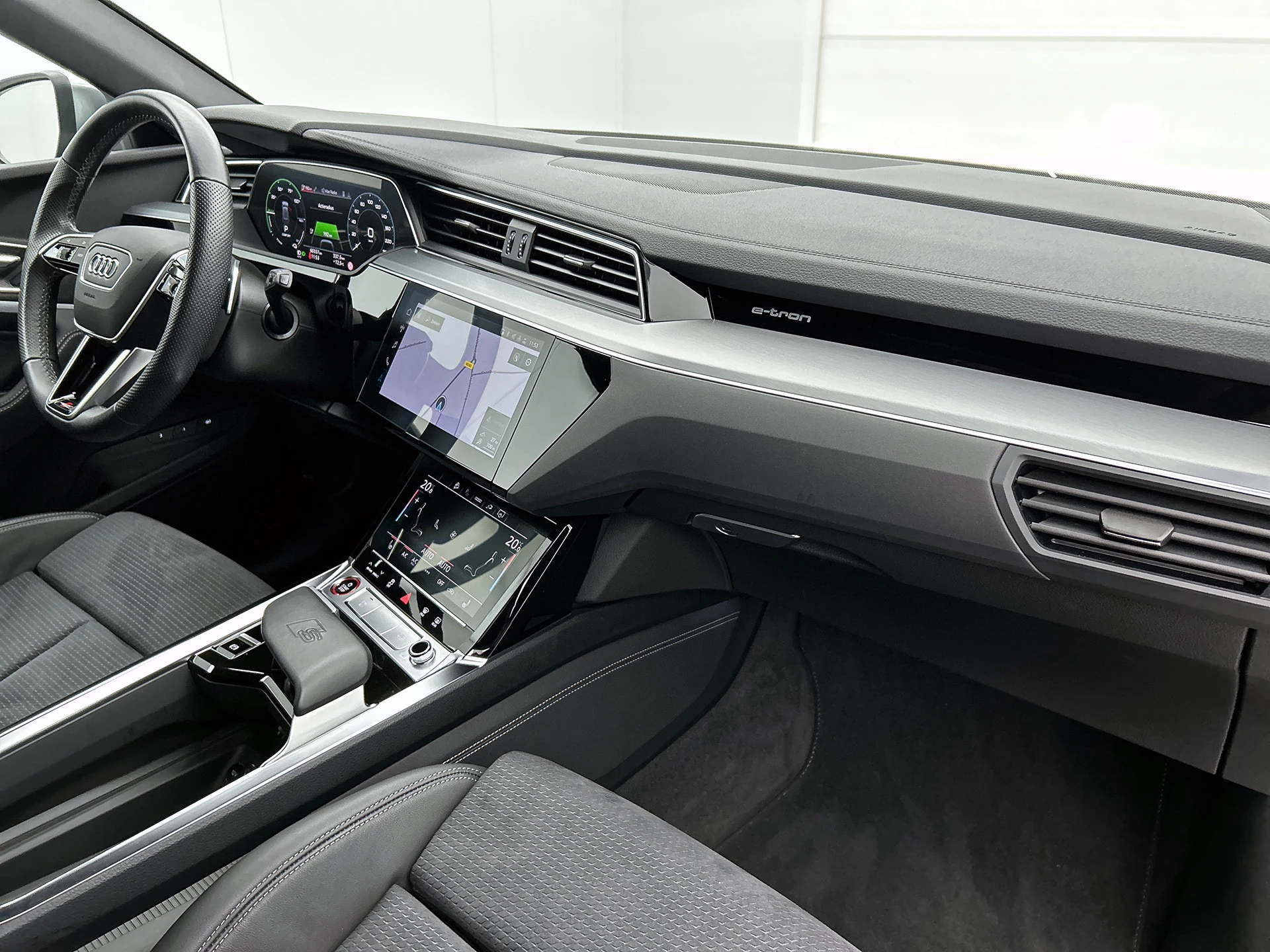 Hoofdafbeelding Audi e-tron