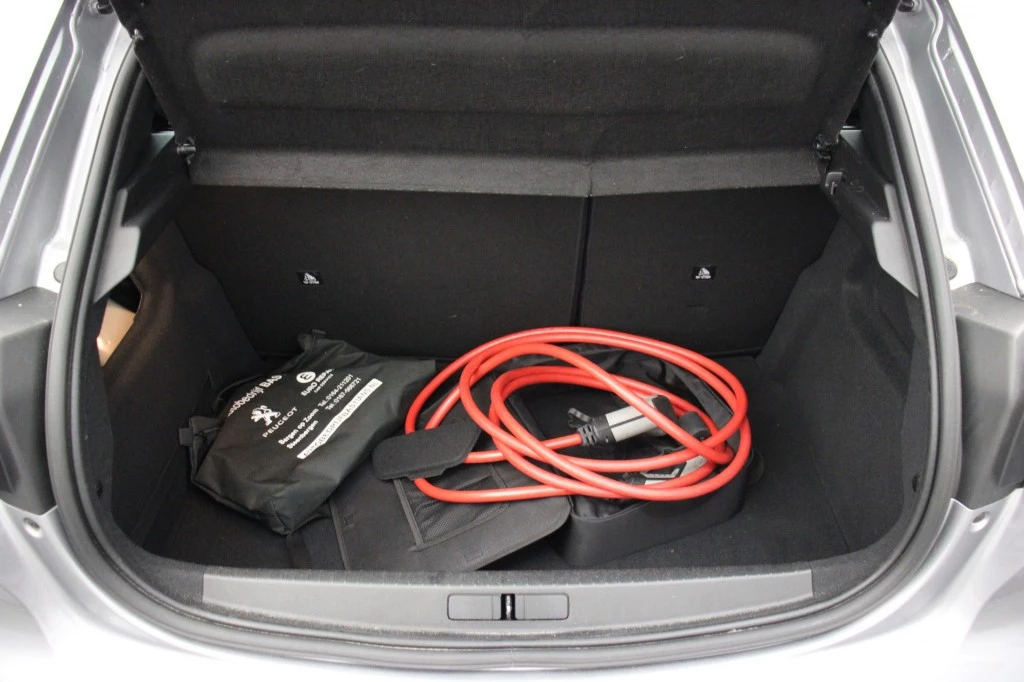 Hoofdafbeelding Peugeot e-208