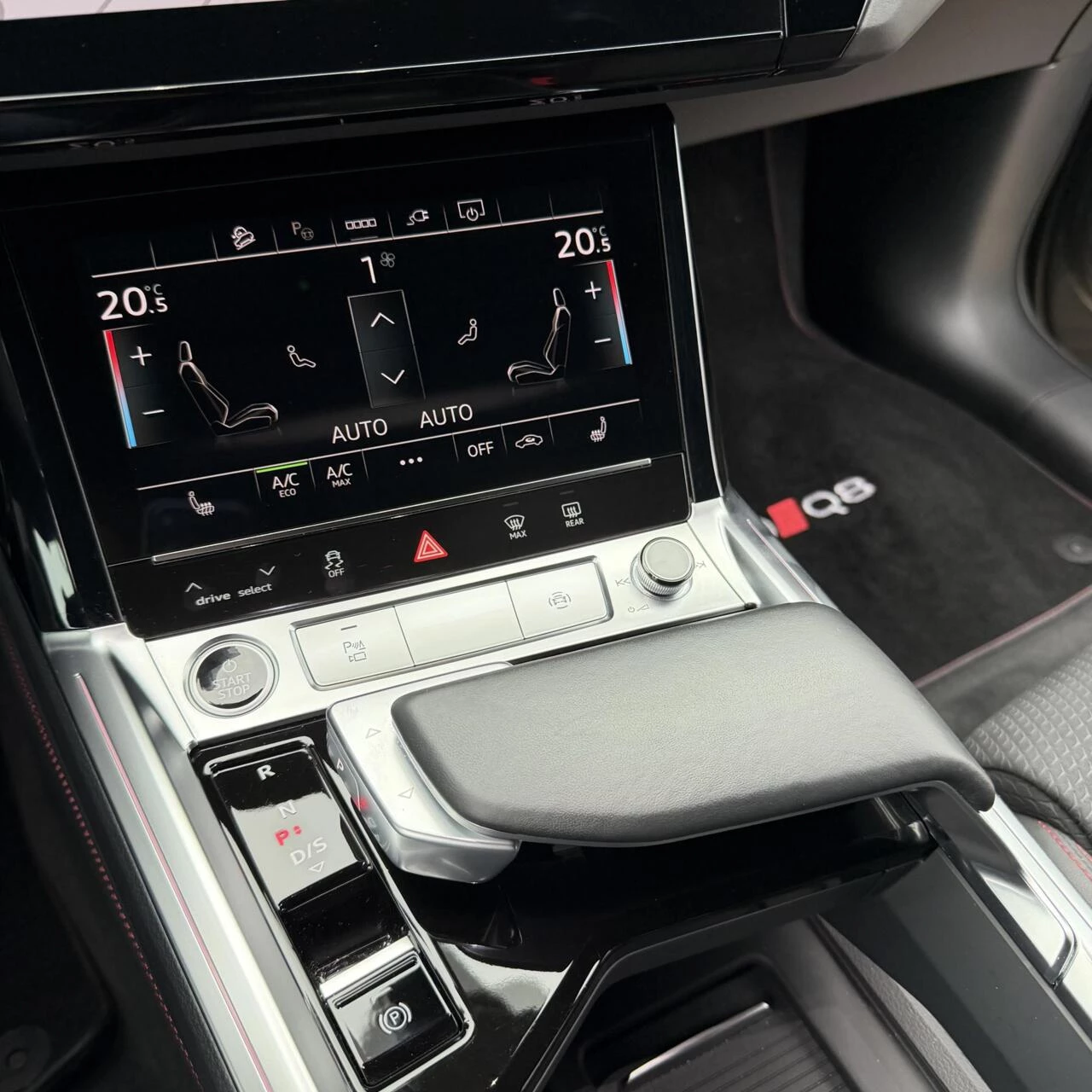 Hoofdafbeelding Audi Q8 e-tron