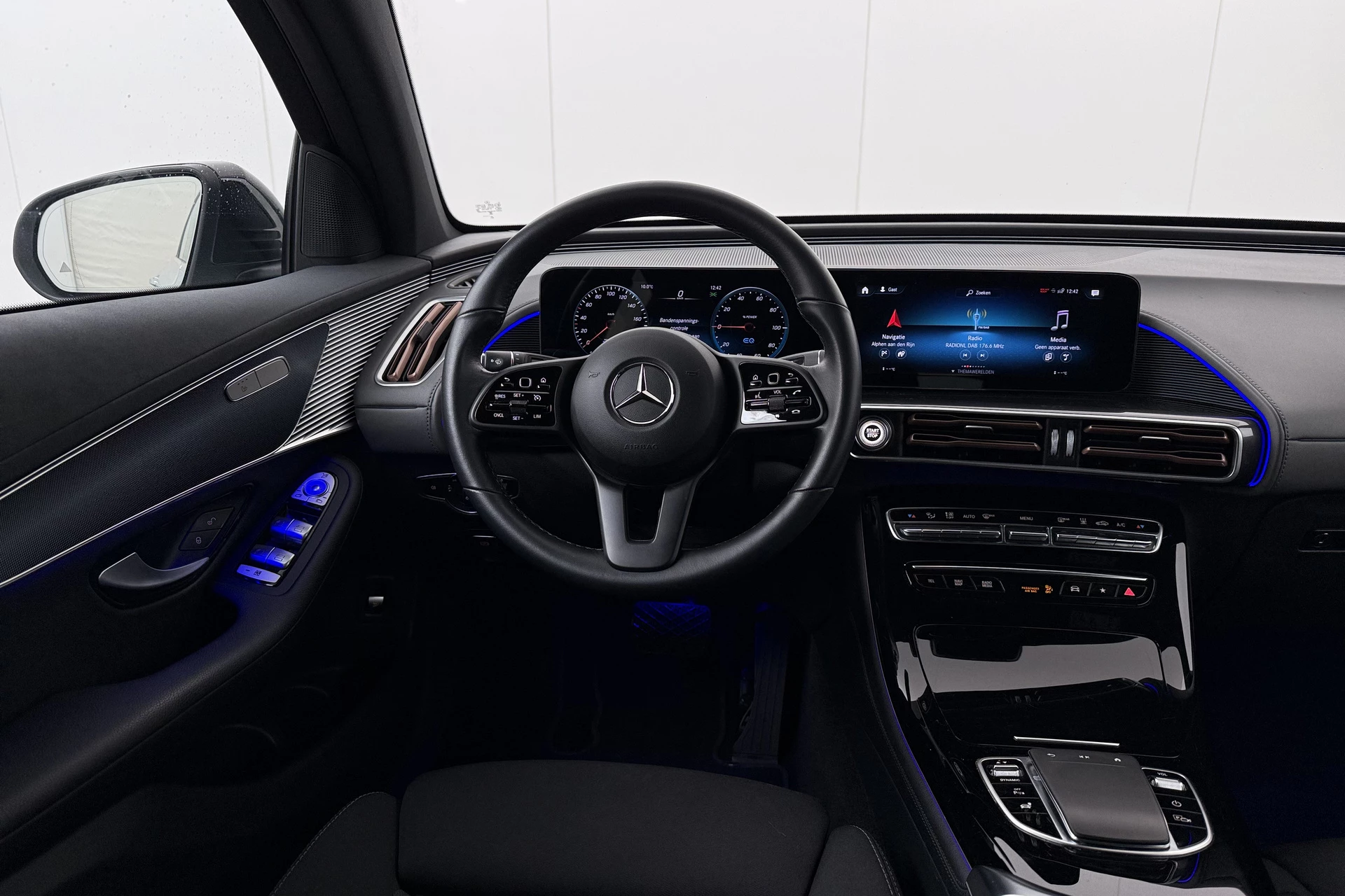 Hoofdafbeelding Mercedes-Benz EQC