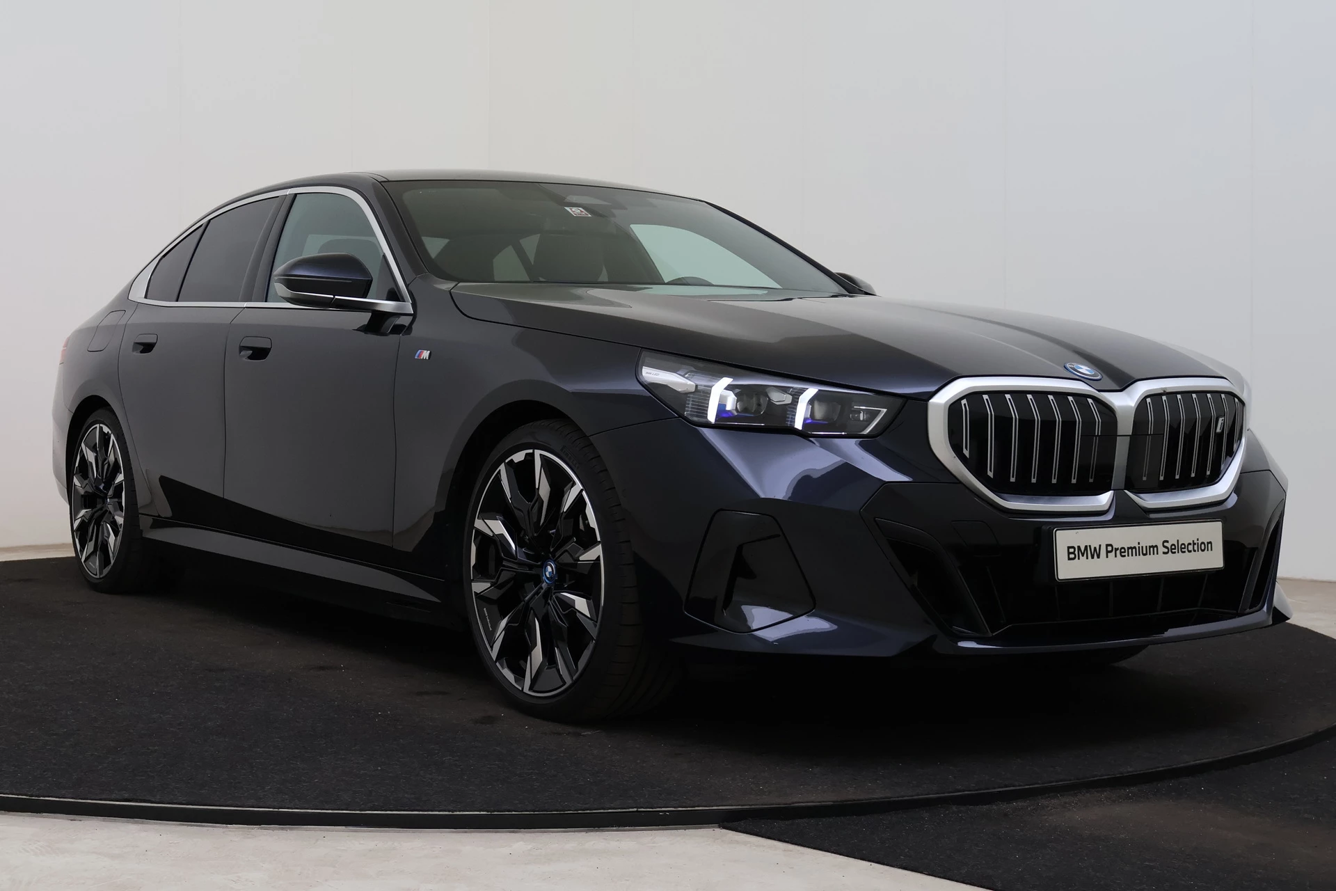 Hoofdafbeelding BMW i5