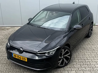 Volkswagen Golf 1.0 eTSI LIFE CARPLAY ORIGINEEL NEDERLANDS NAP PARKEERSENSOREN VIRTUAL SFEERVERLICHTING DEALER ONDERHOUDEN