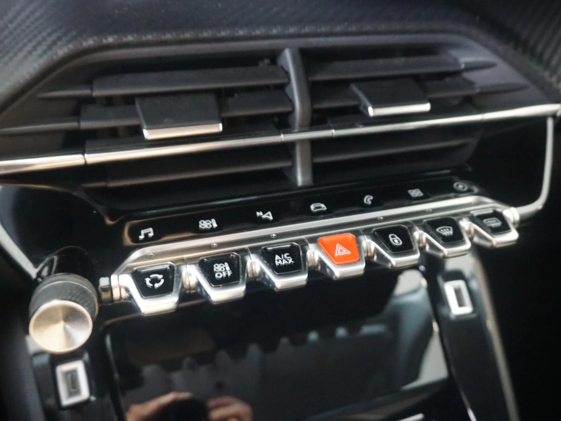 Hoofdafbeelding Peugeot e-208