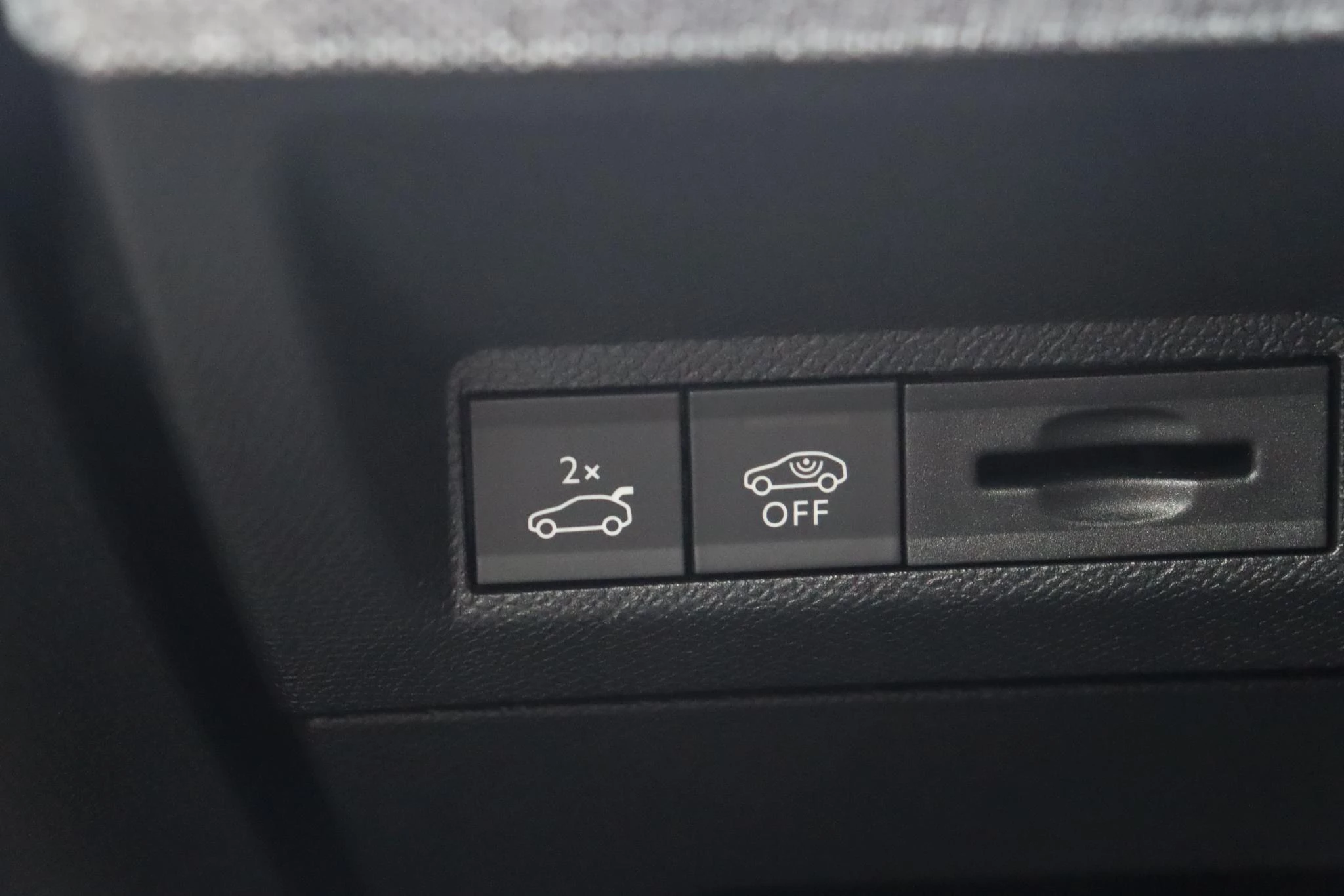 Hoofdafbeelding Peugeot e-3008