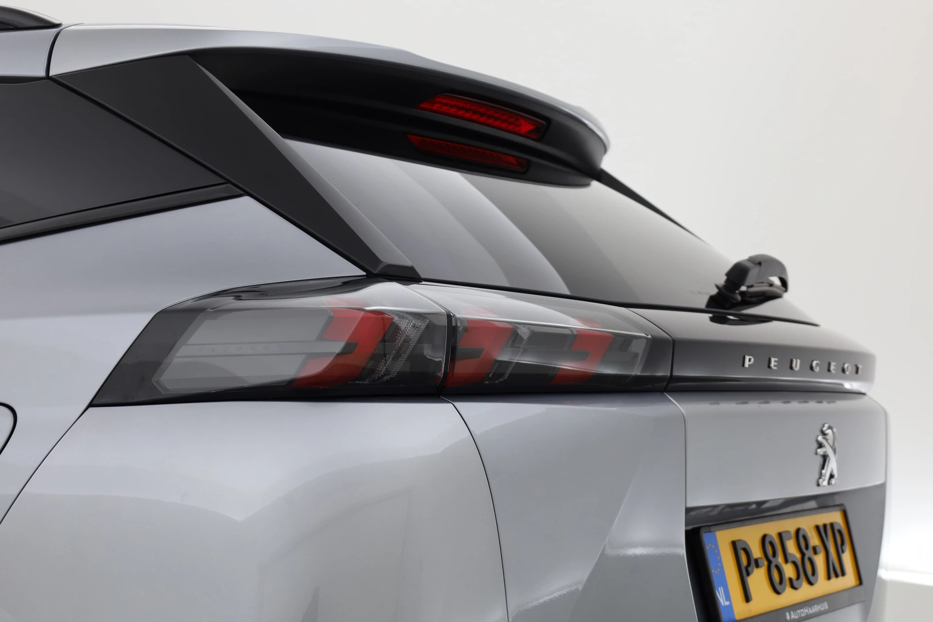 Hoofdafbeelding Peugeot e-2008