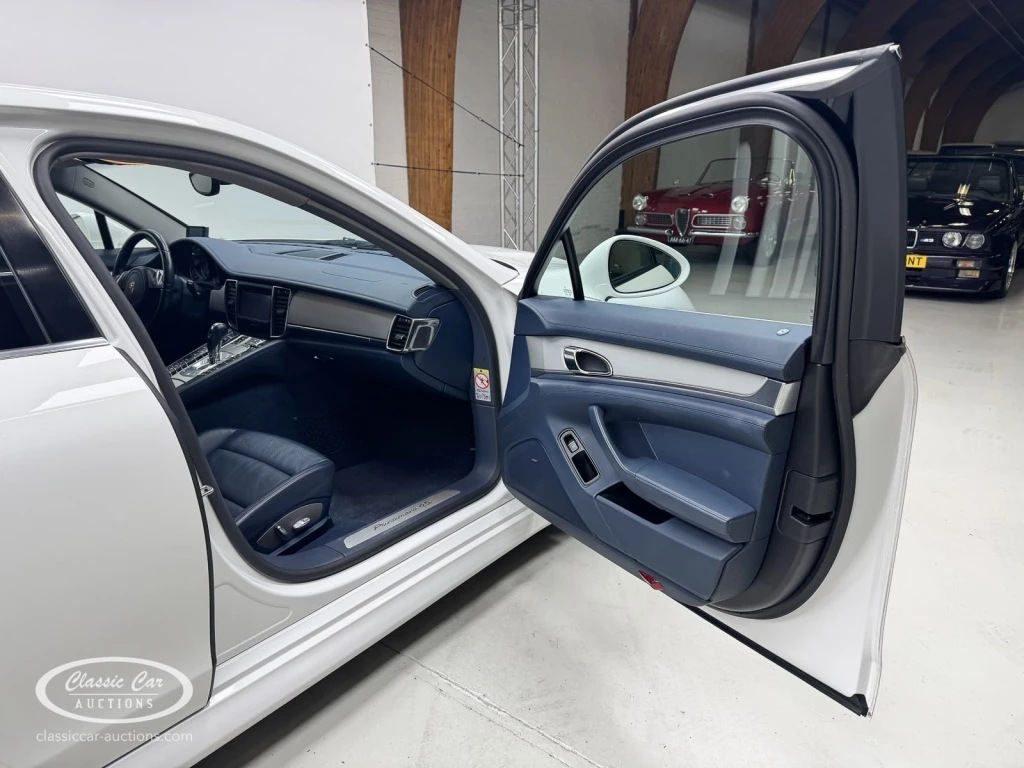 Hoofdafbeelding Porsche Panamera