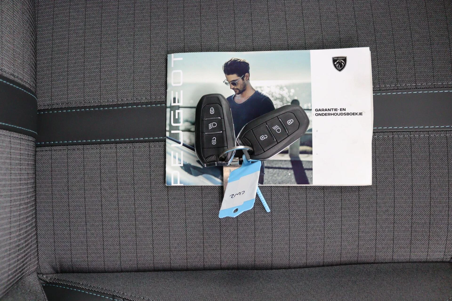 Hoofdafbeelding Peugeot e-2008