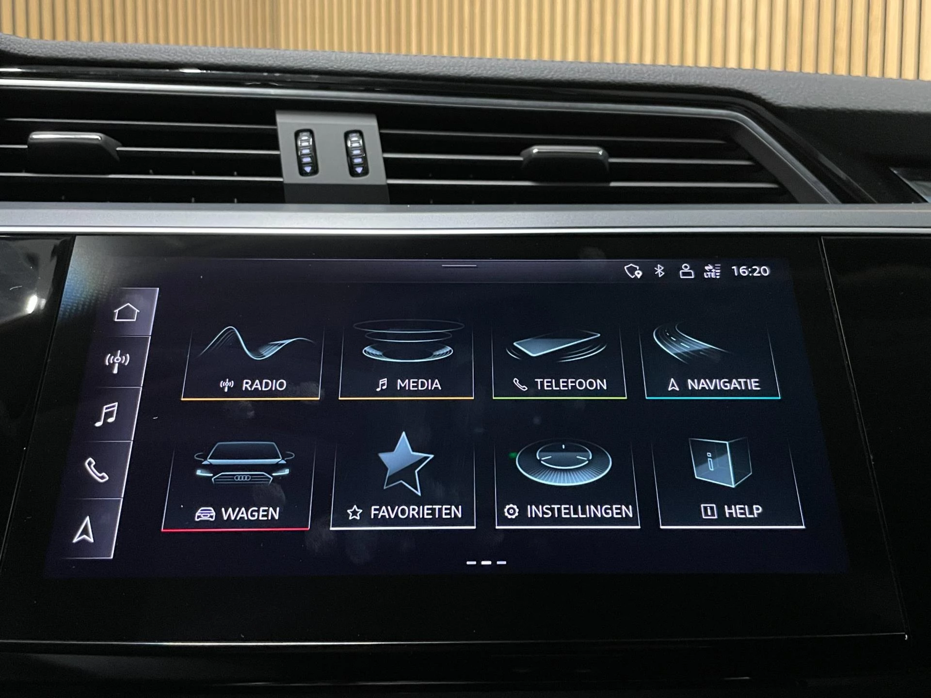 Hoofdafbeelding Audi e-tron