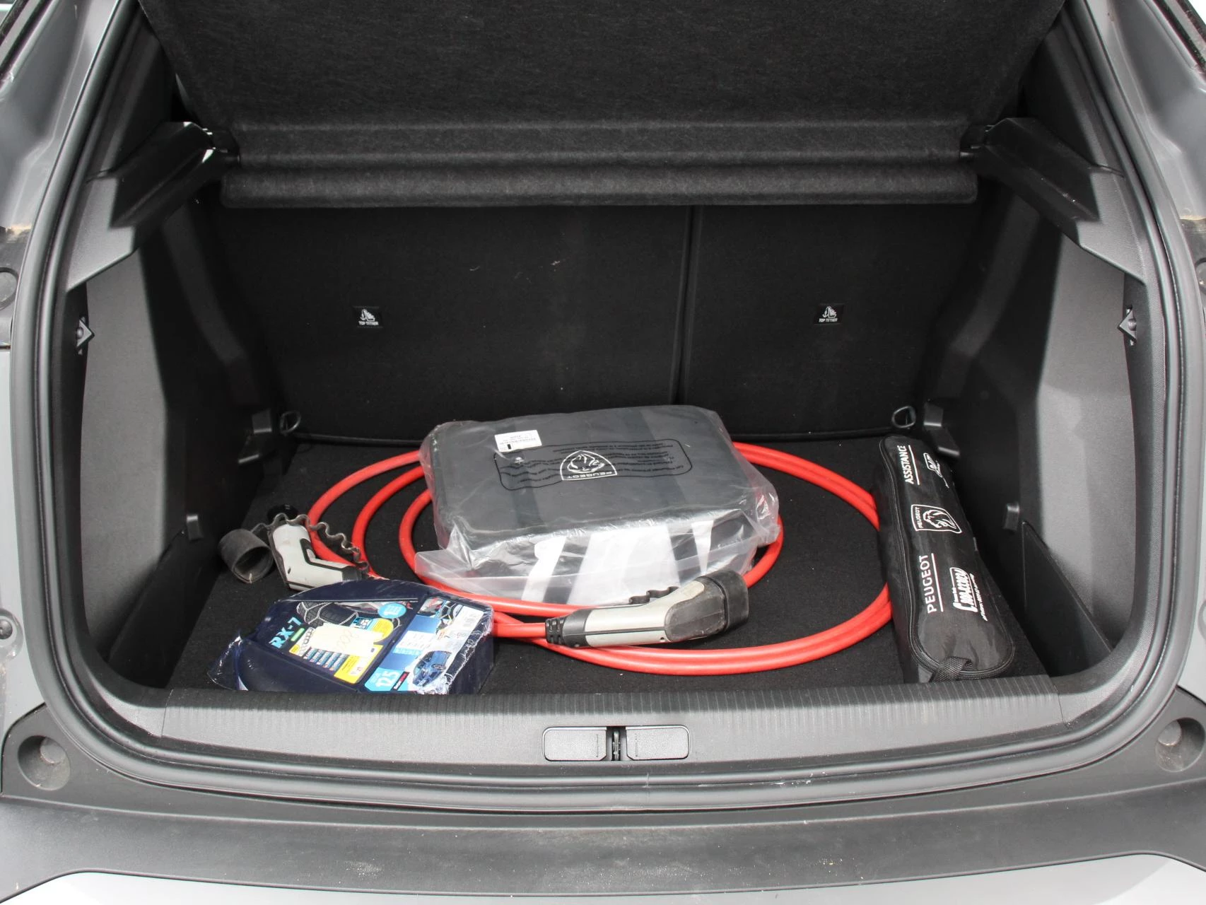 Hoofdafbeelding Peugeot e-2008