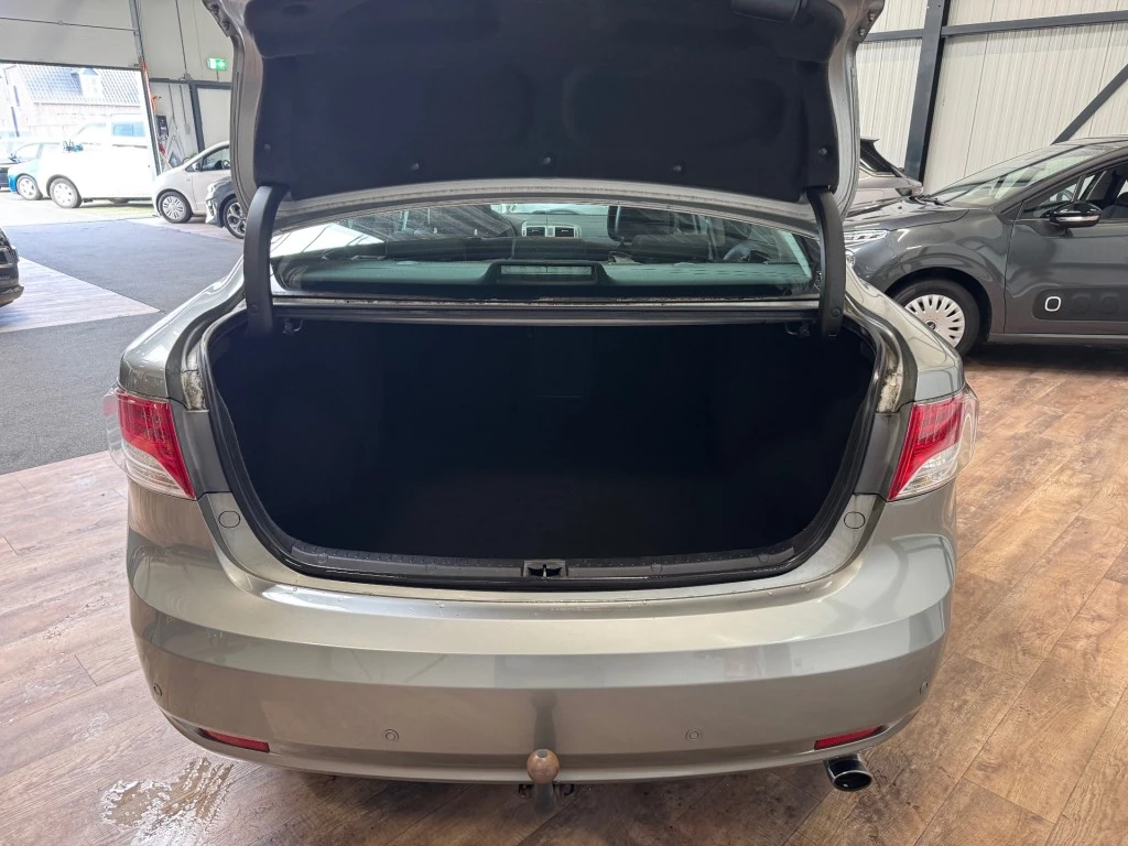 Hoofdafbeelding Toyota Avensis