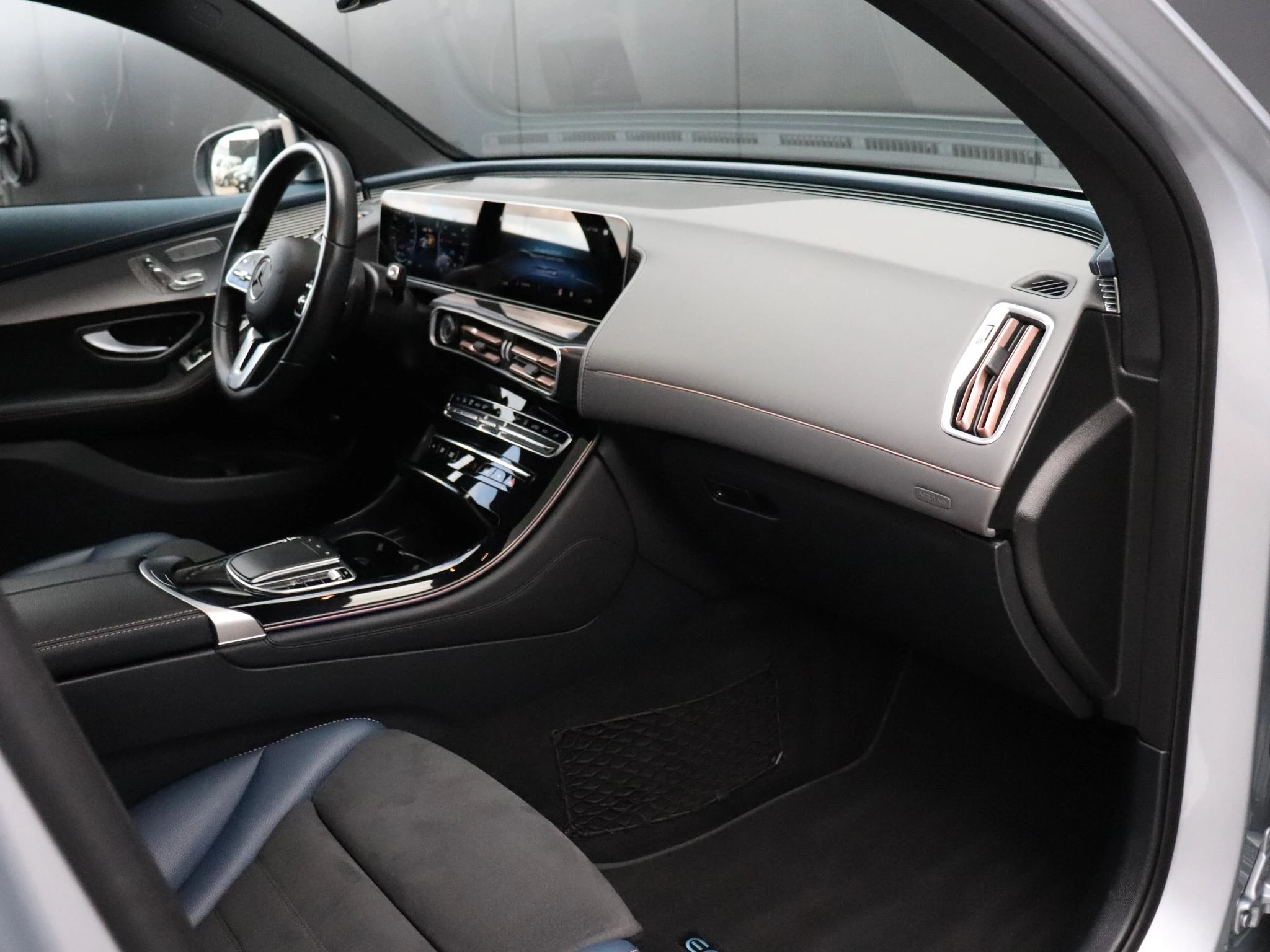 Hoofdafbeelding Mercedes-Benz EQC