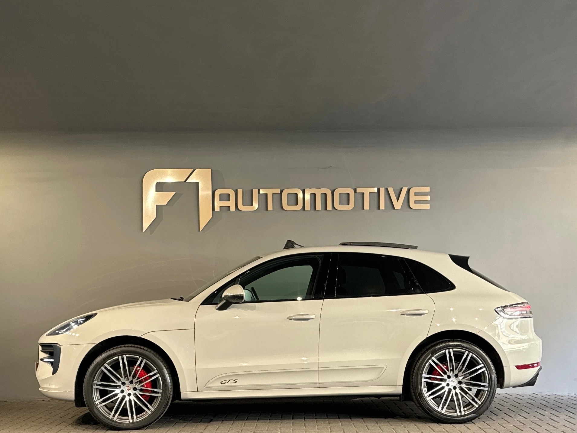 Hoofdafbeelding Porsche Macan