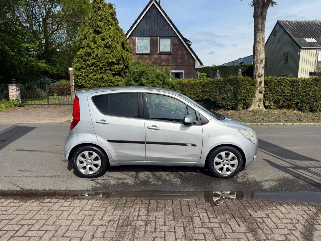 Hoofdafbeelding Opel Agila