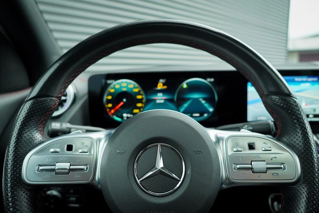 Hoofdafbeelding Mercedes-Benz EQA