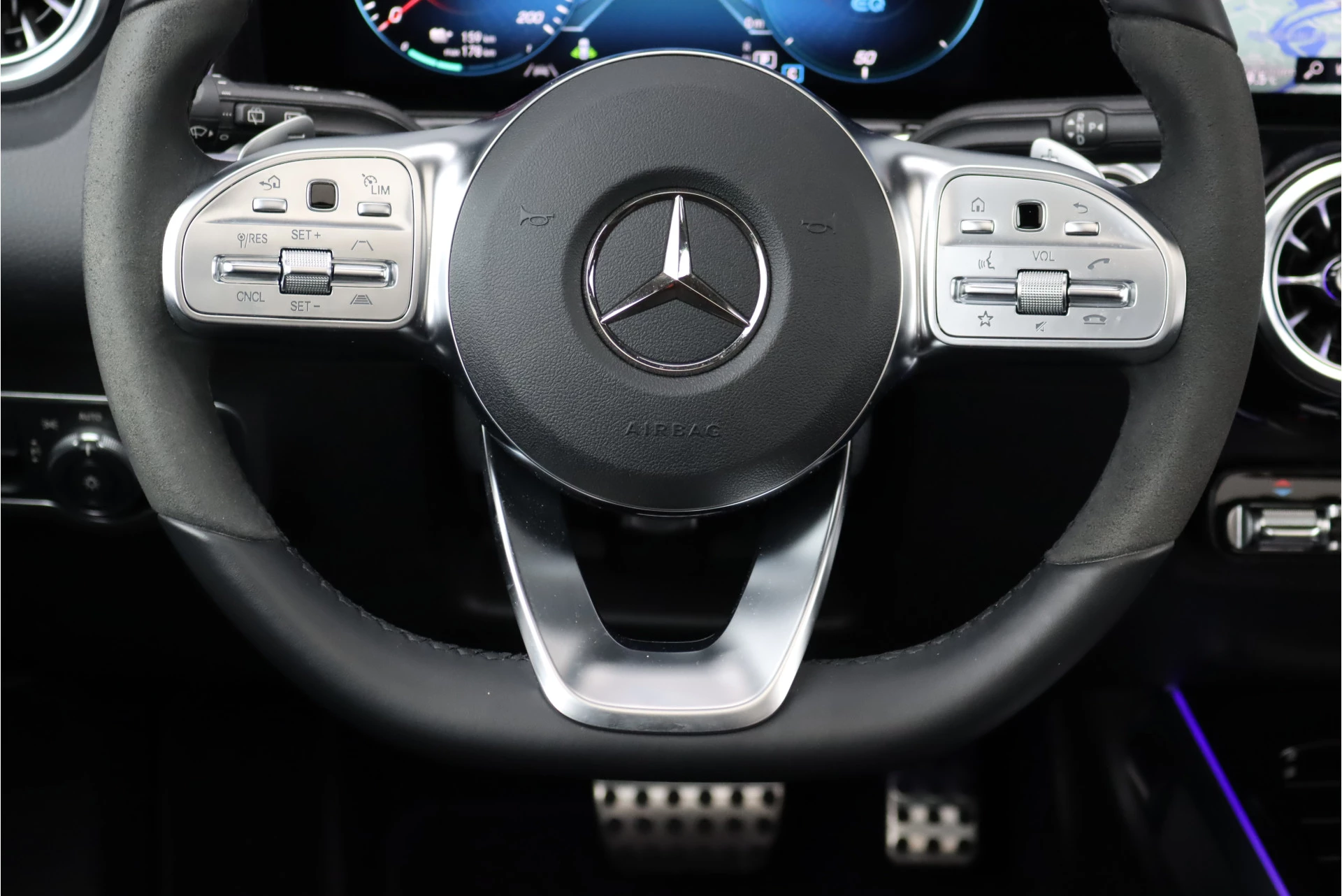 Hoofdafbeelding Mercedes-Benz EQB