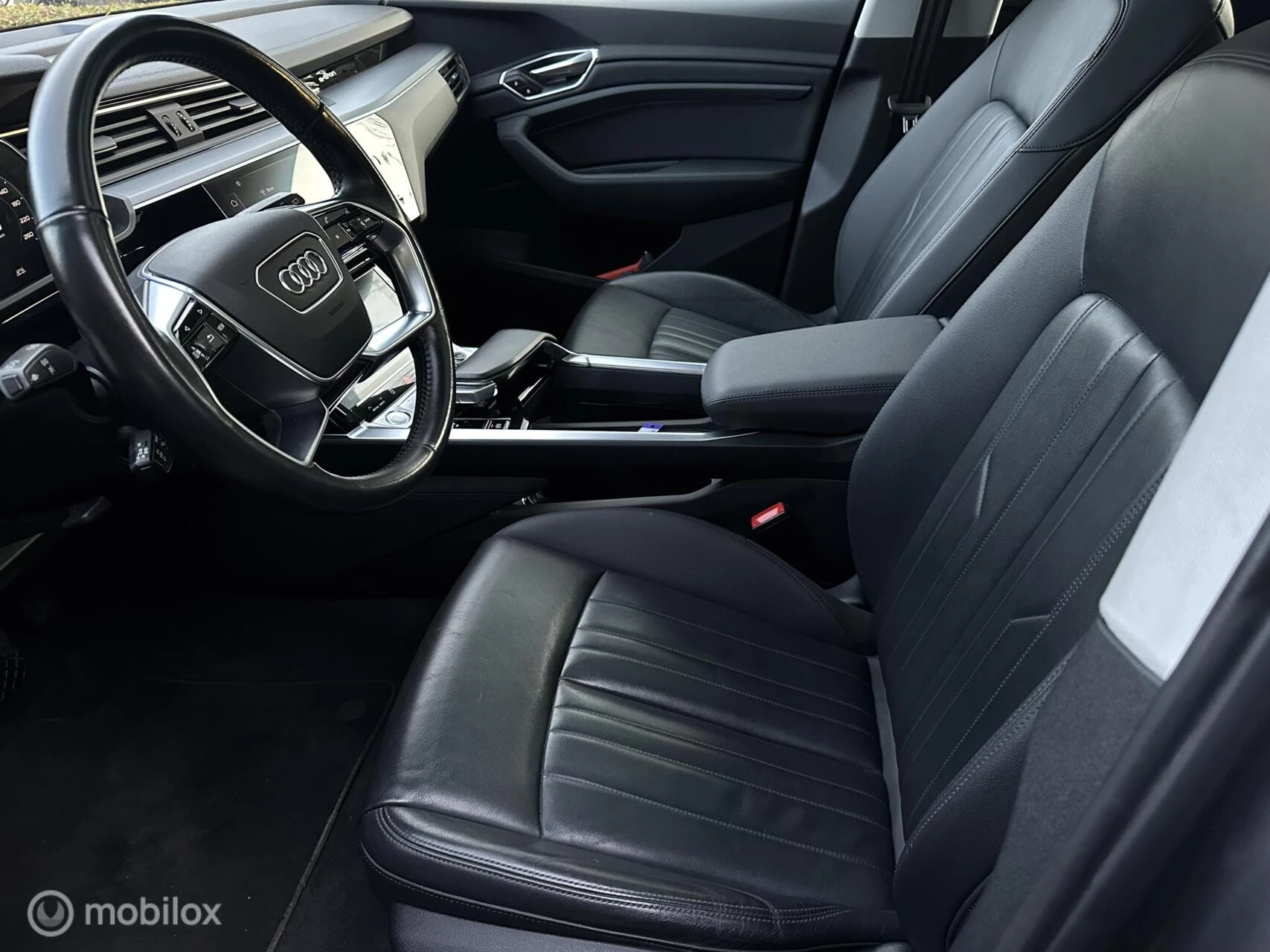 Hoofdafbeelding Audi e-tron