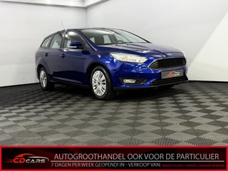 Ford Focus Wagon 1.0 Trend Edition Apple carplay, Parkeersensoren, Navi, Cruise control, A start stop, Airco, Mistlamp .