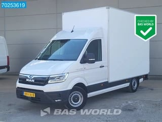 Hoofdafbeelding MAN TGE MAN TGE e-Tge 100% Elektrisch Automaat Bakwagen Navi Airco Cruise Parkeersensoren Camera Meubelbak Koffer Gesloten laadbak 14m3 Airco Cruise control