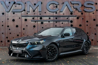 BMW M5 5-serie Touring | Comfort Pack | Driving Assist Professional | Shadow Line | Iconic Glow | Panorama | Connected  |