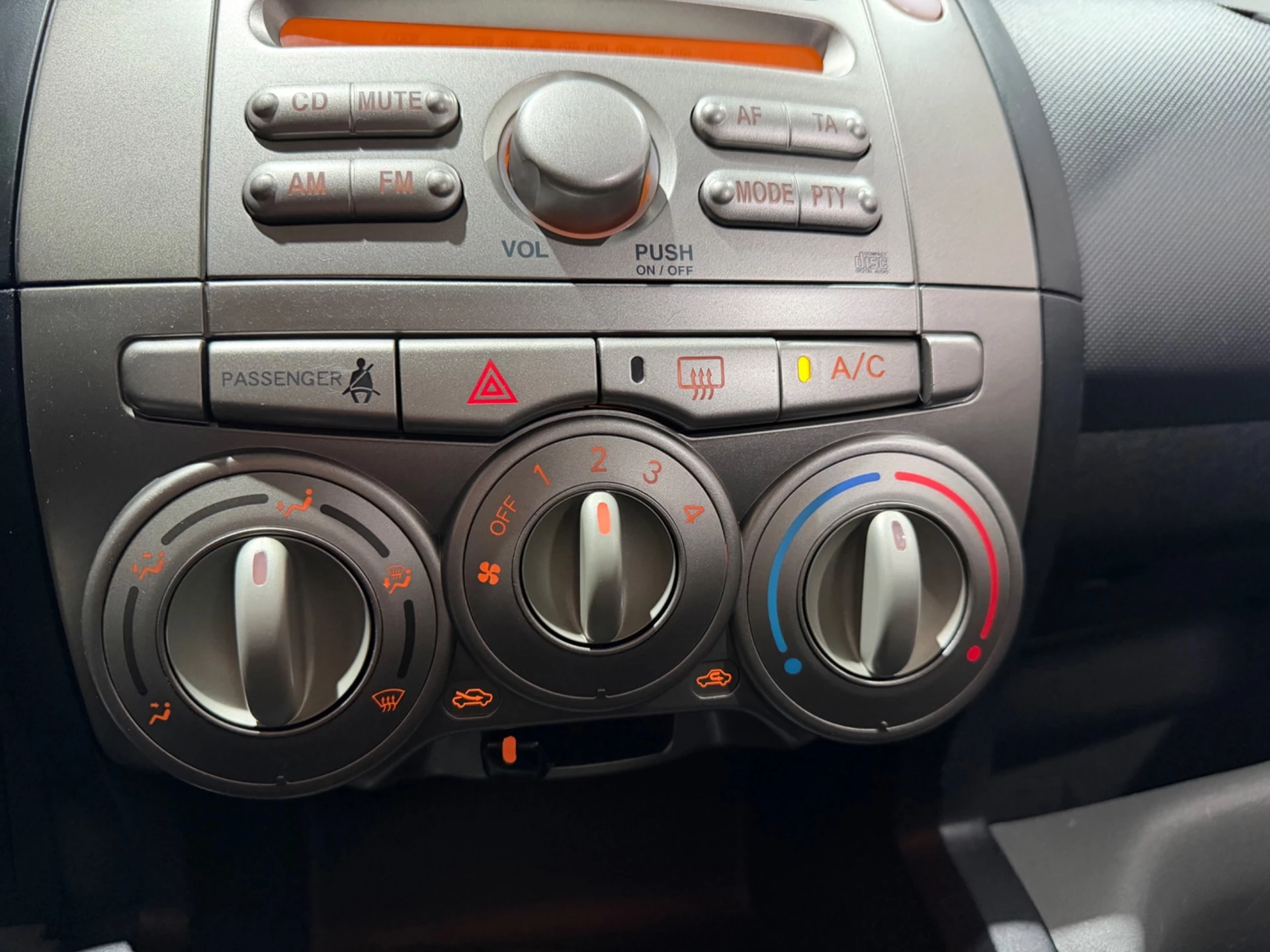 Hoofdafbeelding Daihatsu Sirion