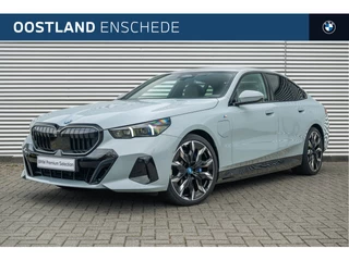 BMW 5 Serie 550e xDrive M Sport Automaat / Trekhaak / Adaptief onderstel professional / Stoelventilatie / Comfort Access / Adaptieve LED / Parking Assistant Plus / Comfortstoelen / Harman-Kardon