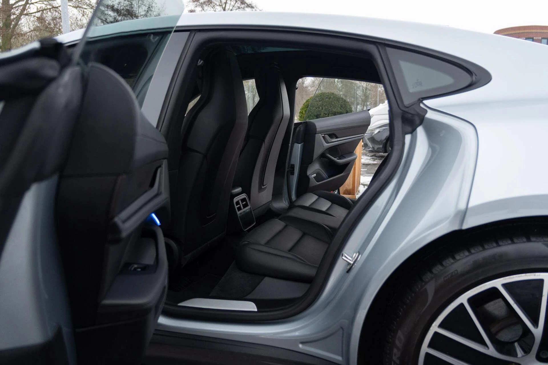 Hoofdafbeelding Porsche Taycan