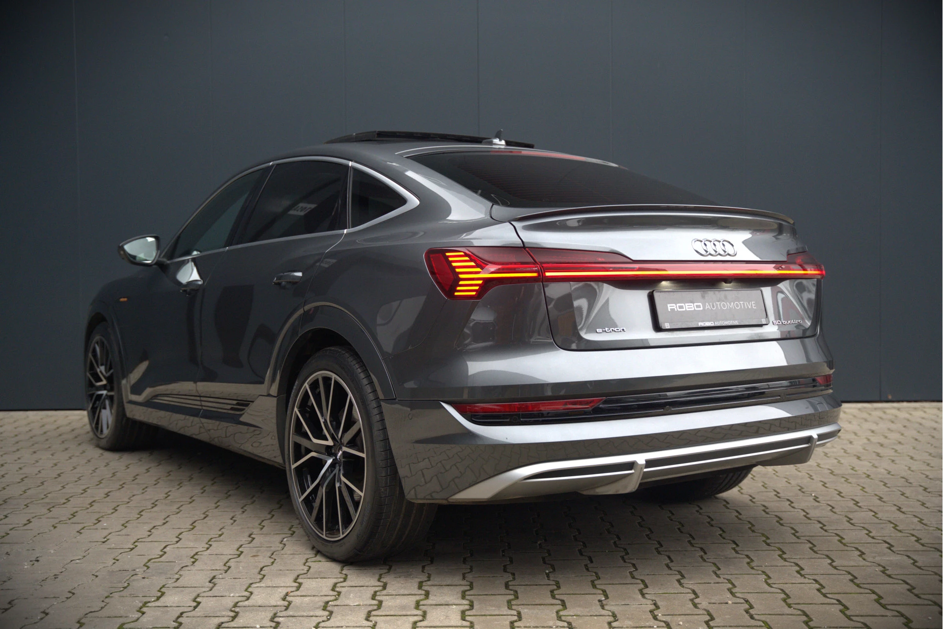 Hoofdafbeelding Audi e-tron