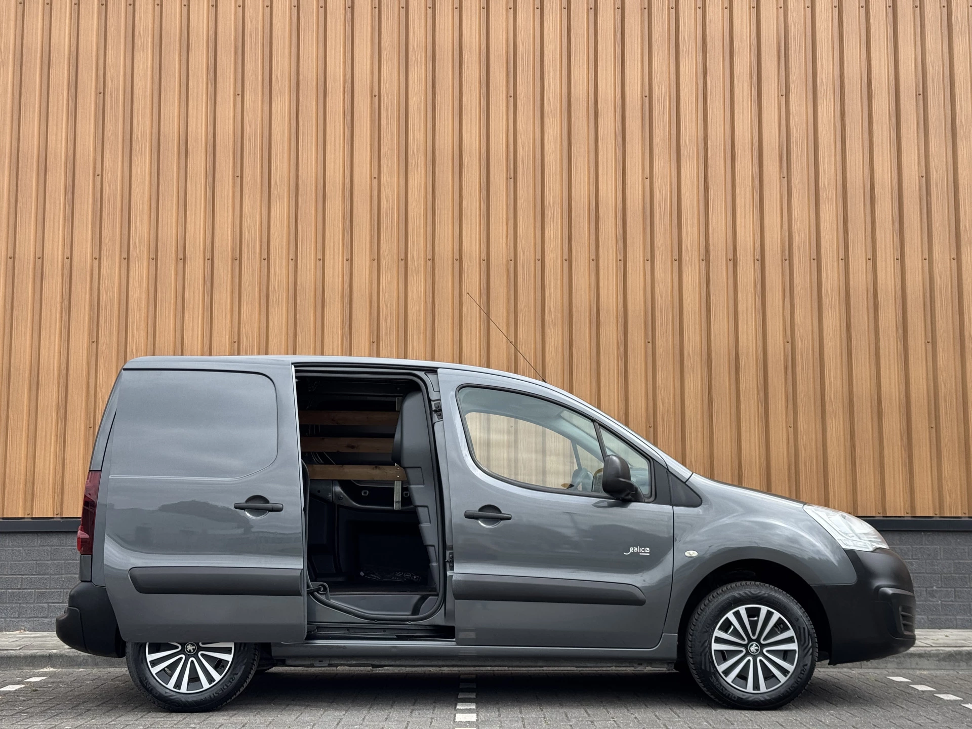 Hoofdafbeelding Peugeot Partner