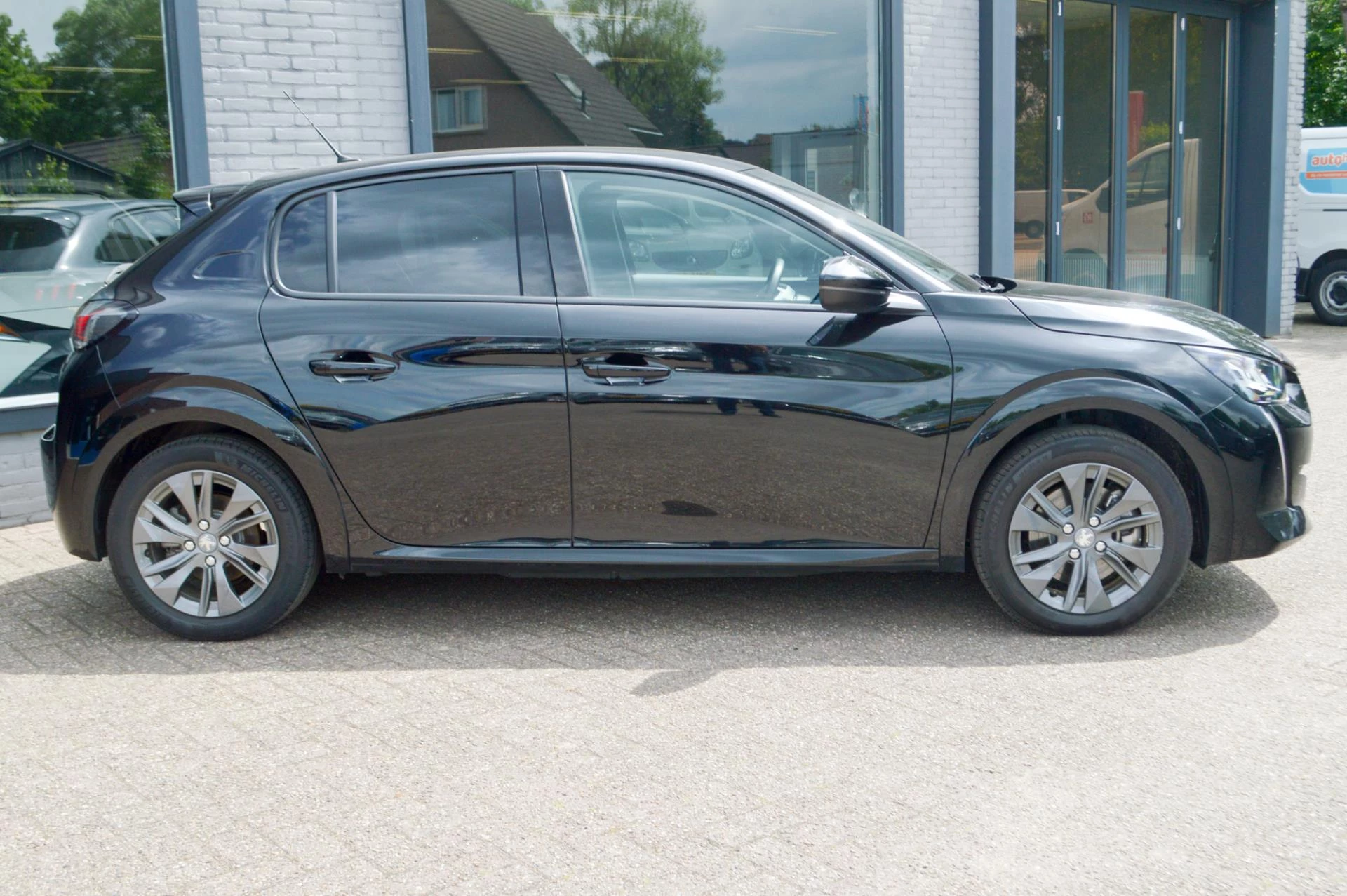 Hoofdafbeelding Peugeot e-208