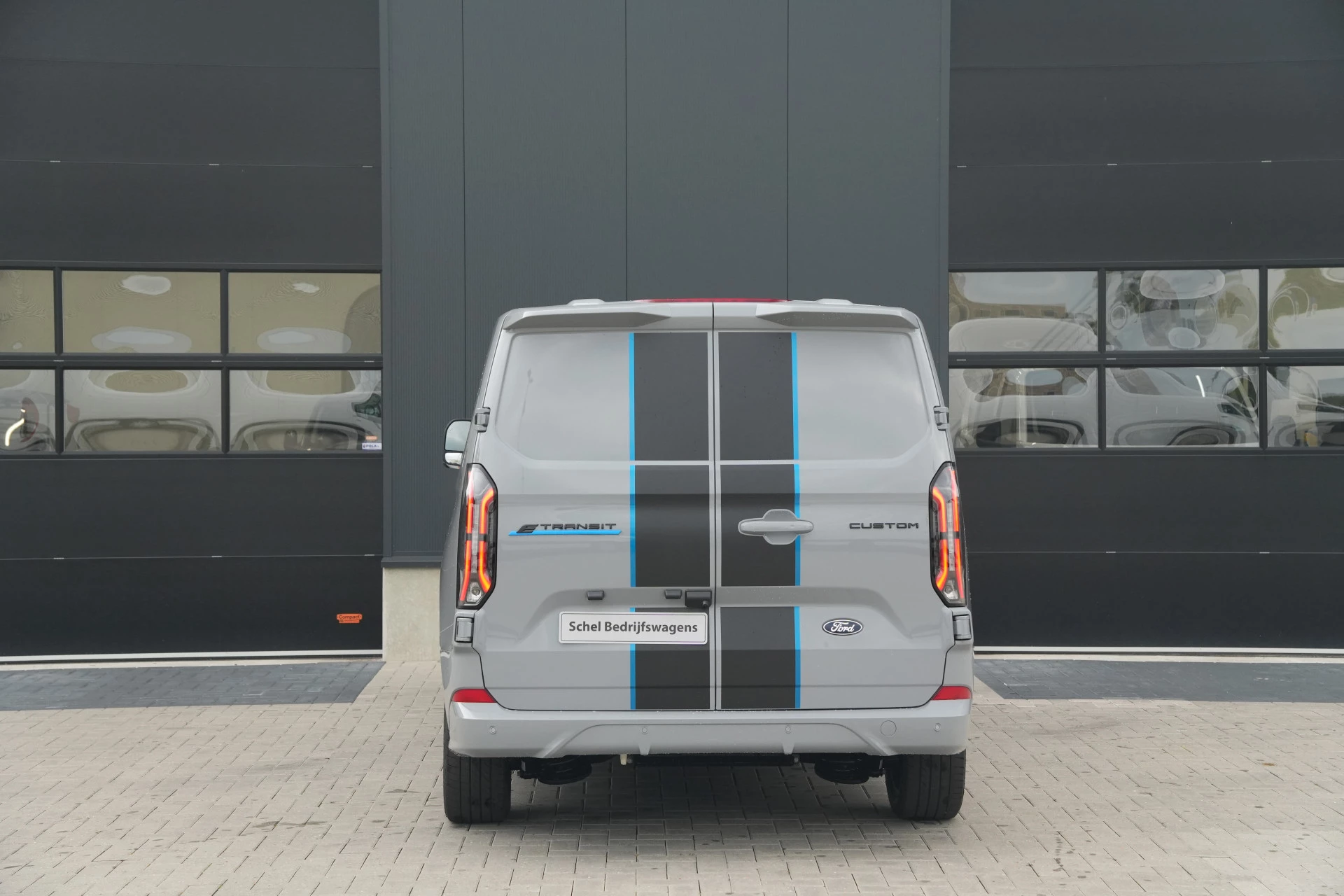 Hoofdafbeelding Ford E-Transit Custom