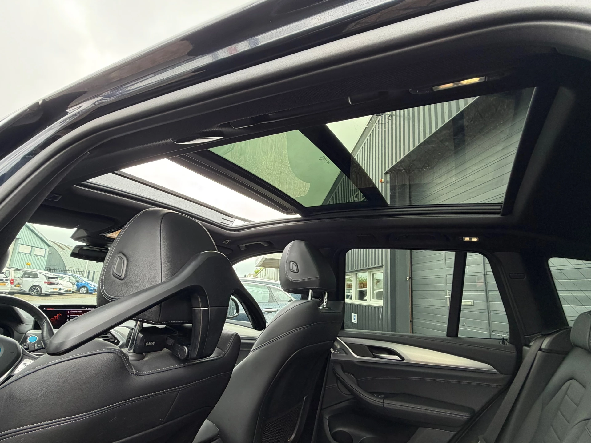 Hoofdafbeelding BMW iX3