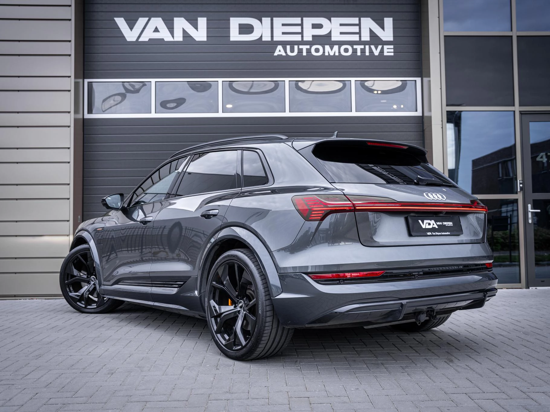 Hoofdafbeelding Audi e-tron