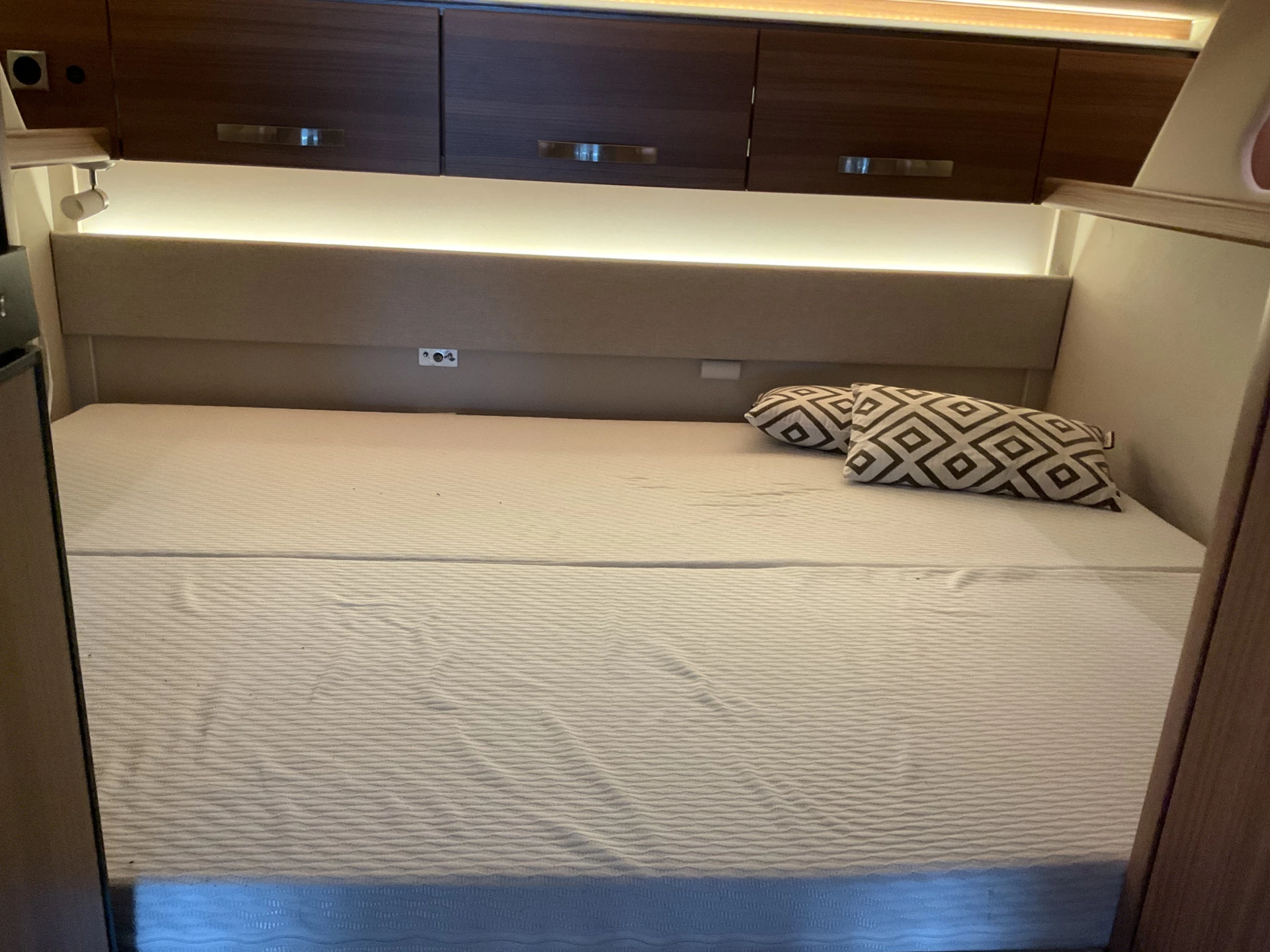 Hoofdafbeelding Weinsberg R57