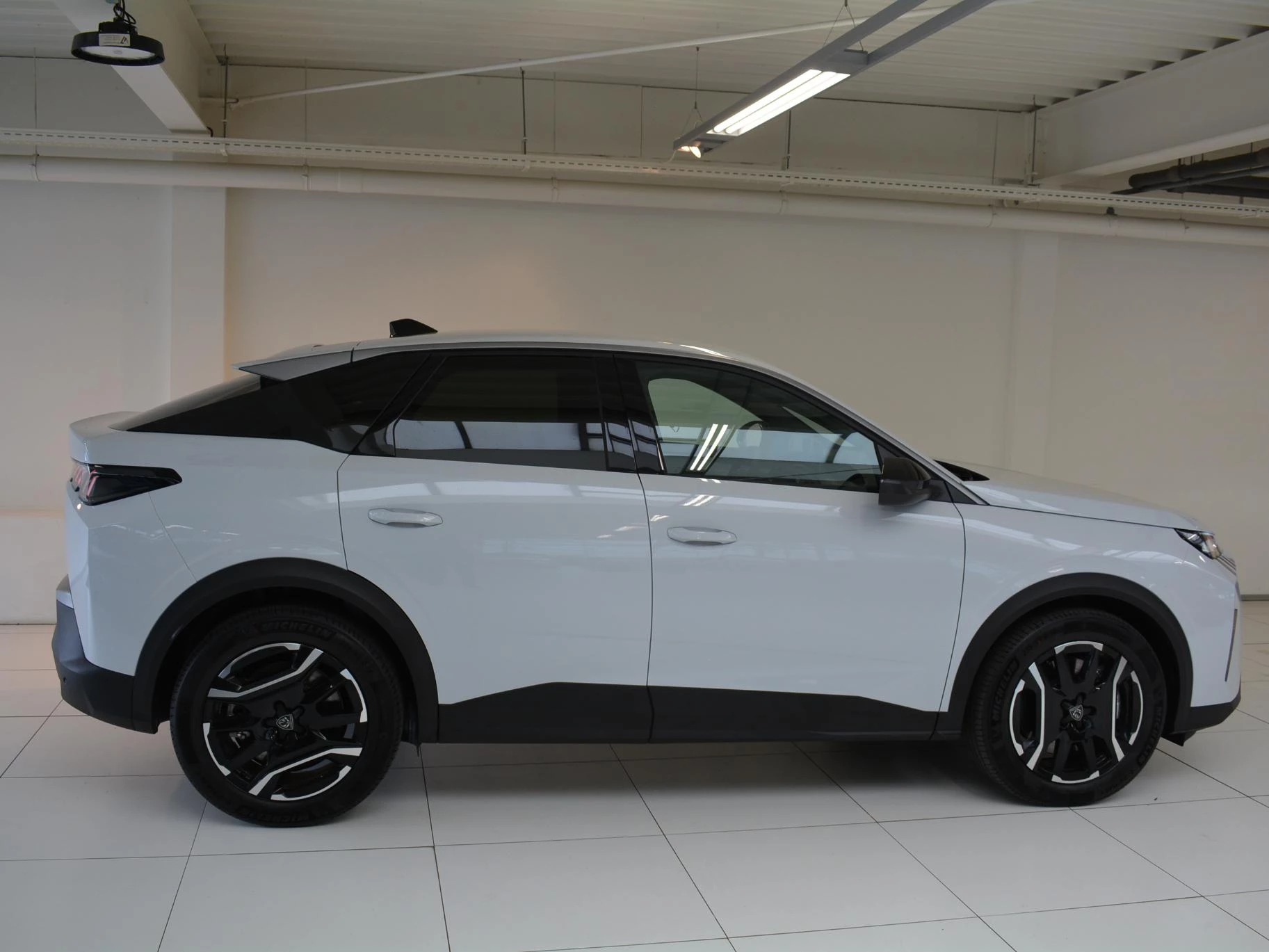Hoofdafbeelding Peugeot e-3008