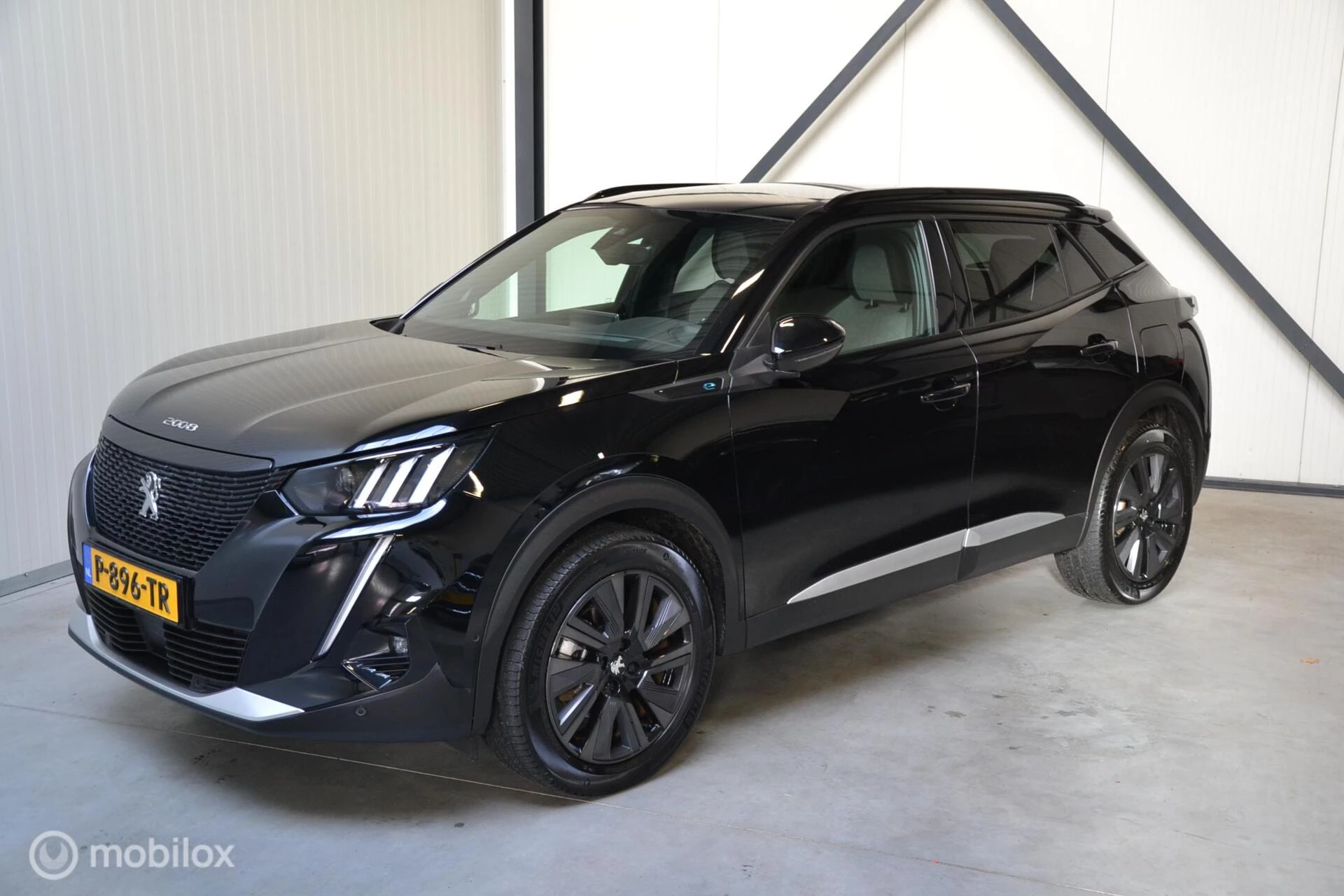 Hoofdafbeelding Peugeot e-2008