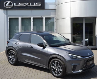 Hoofdafbeelding Lexus LBX Lexus LBX Cool 2WD STOELVERWARMING STUURVERW BLIND-SPOT ELEK-STOEL+GEHEUGEN PARK-SENS