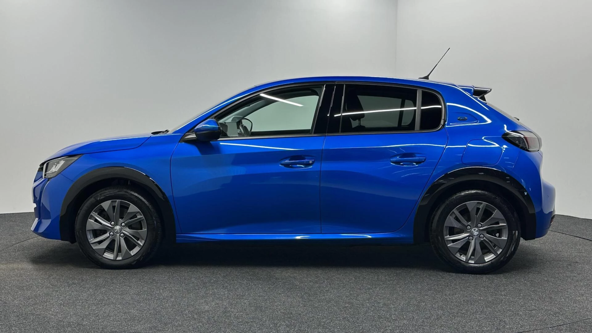 Hoofdafbeelding Peugeot e-208