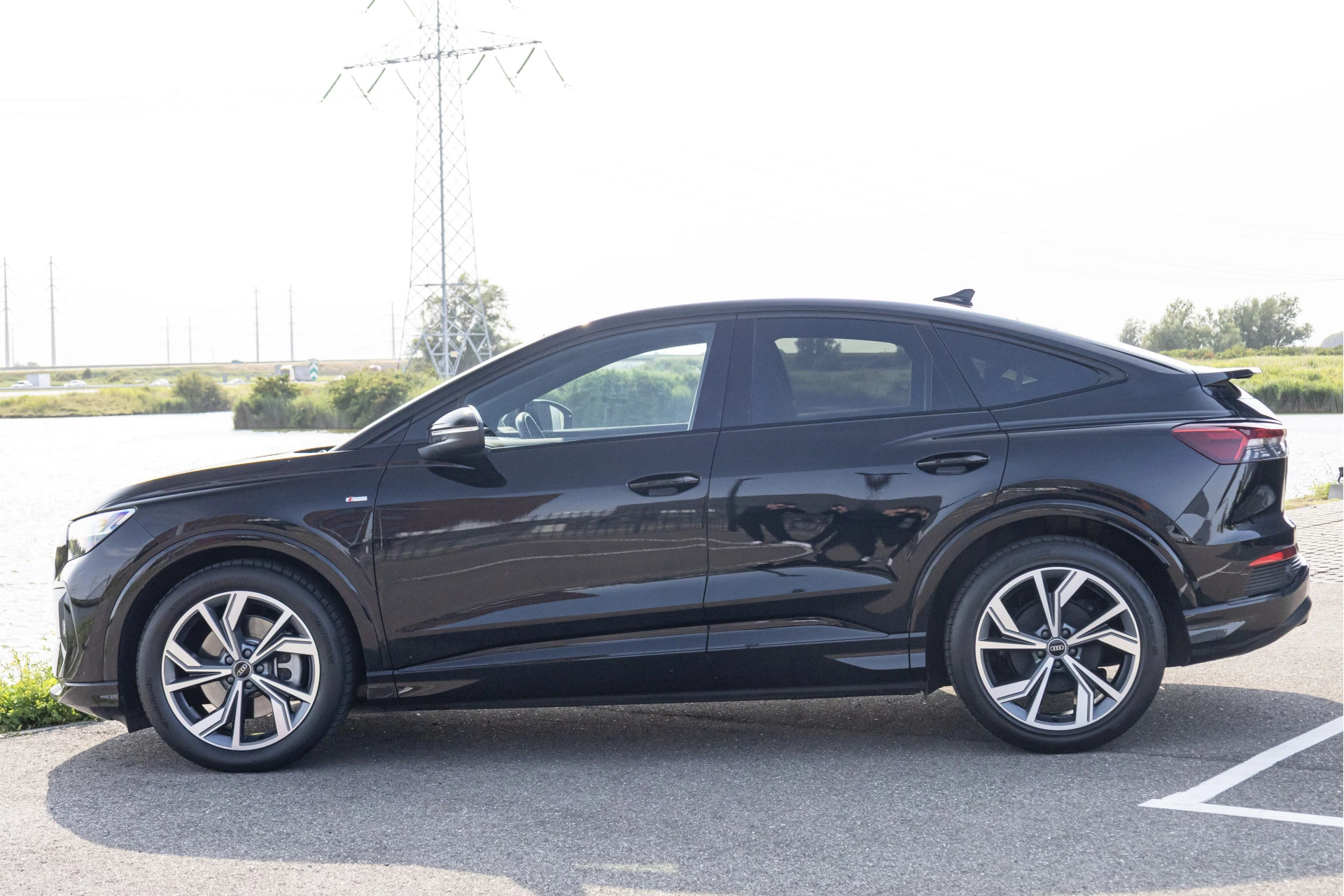 Hoofdafbeelding Audi Q4 e-tron
