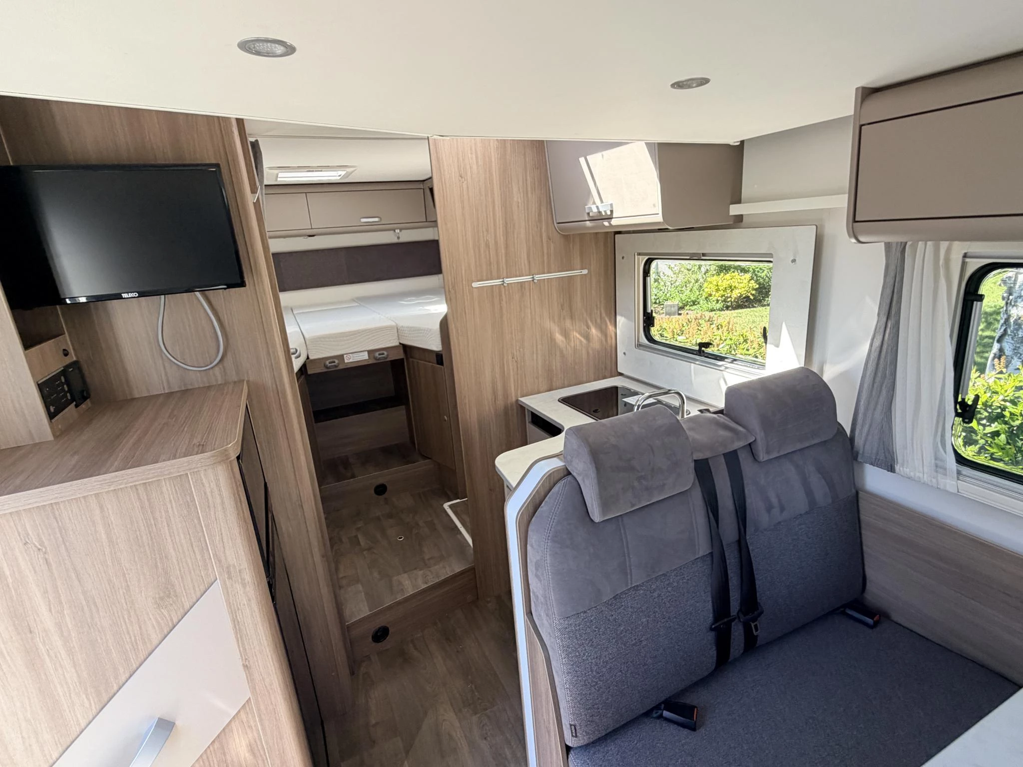 Hoofdafbeelding Carado T447t Ford 130PK Camper•Automaat•TV•5Persoons