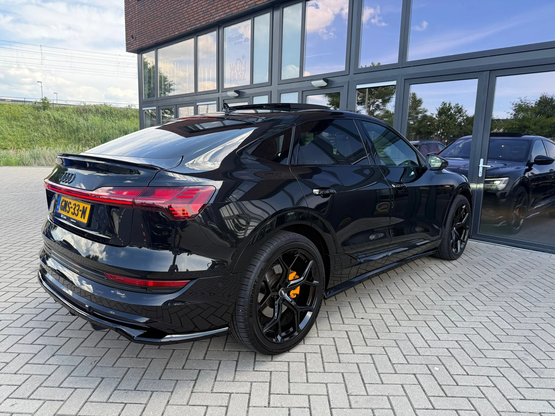 Hoofdafbeelding Audi e-tron
