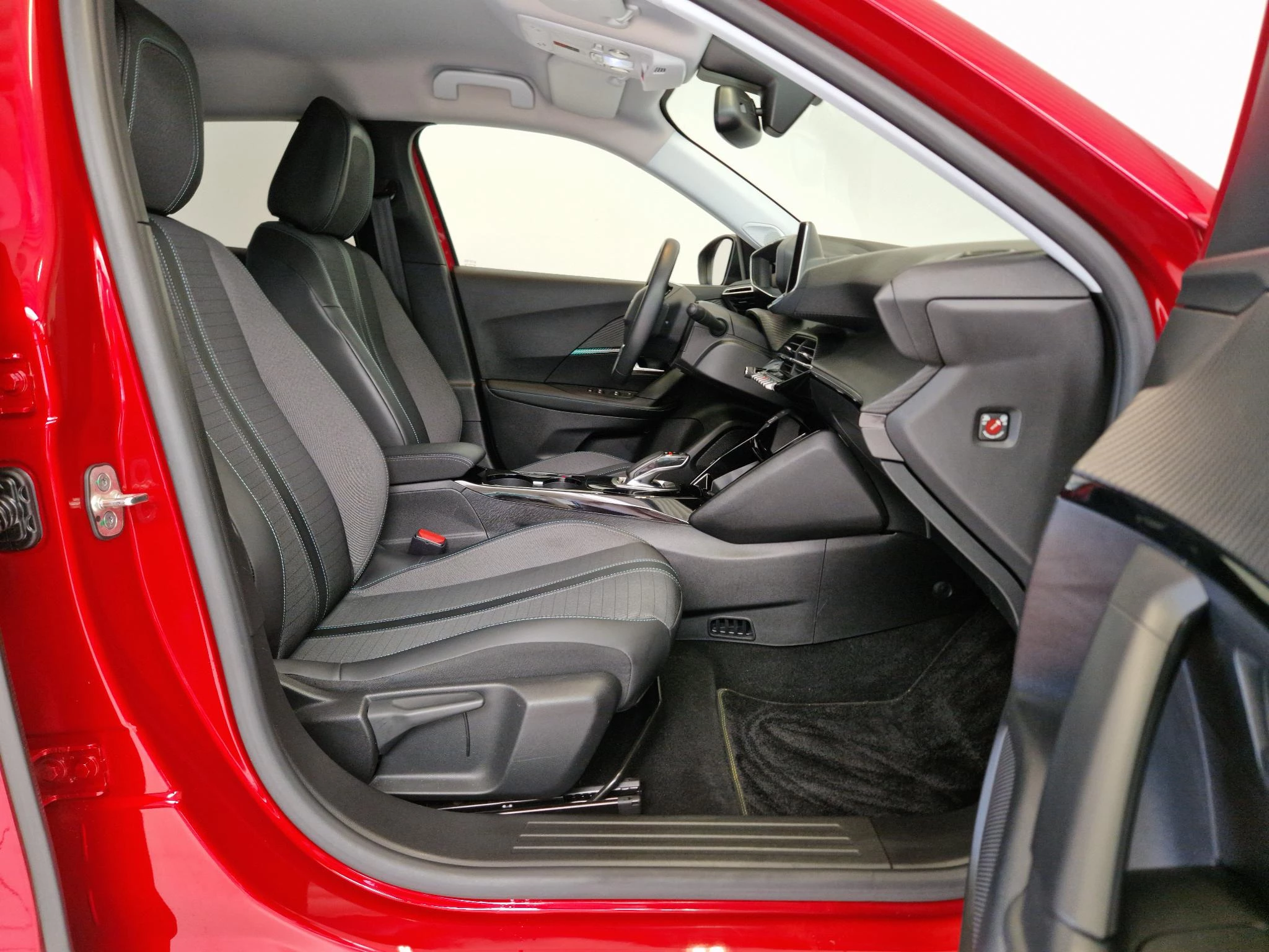 Hoofdafbeelding Peugeot e-2008