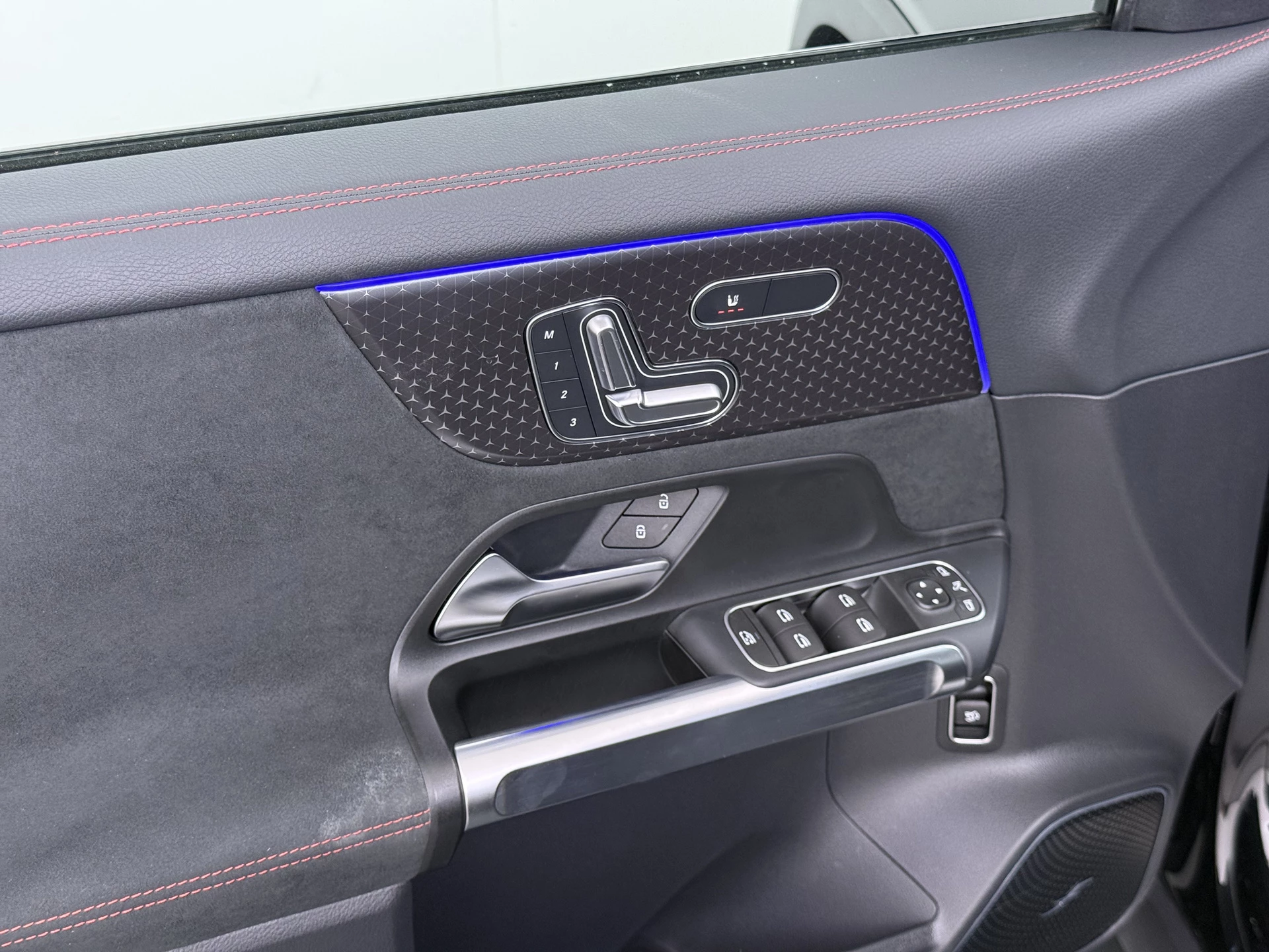 Hoofdafbeelding Mercedes-Benz EQB