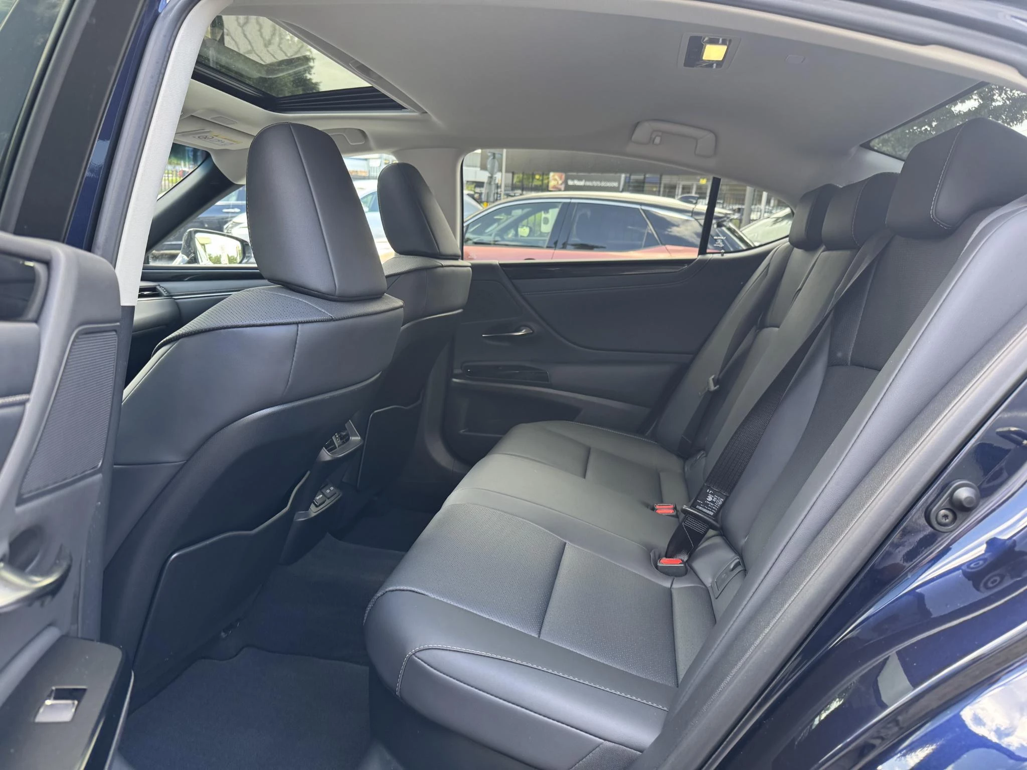 Hoofdafbeelding Lexus ES