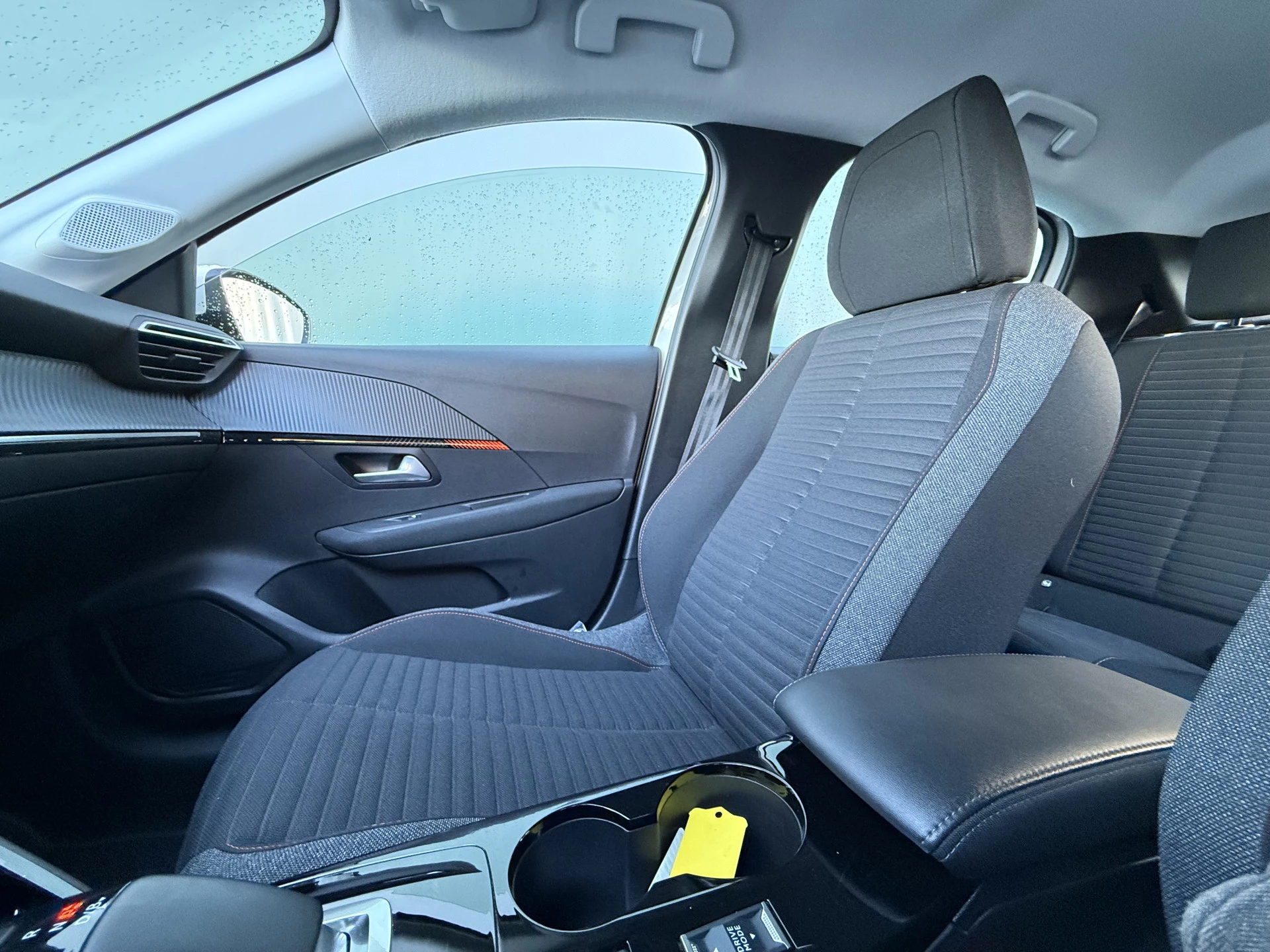 Hoofdafbeelding Peugeot e-208