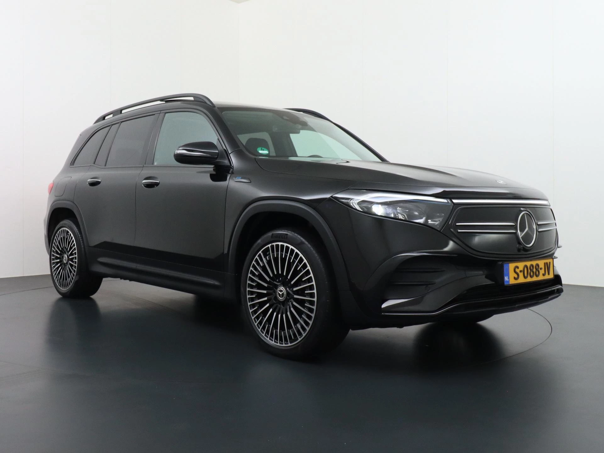 Hoofdafbeelding Mercedes-Benz EQB