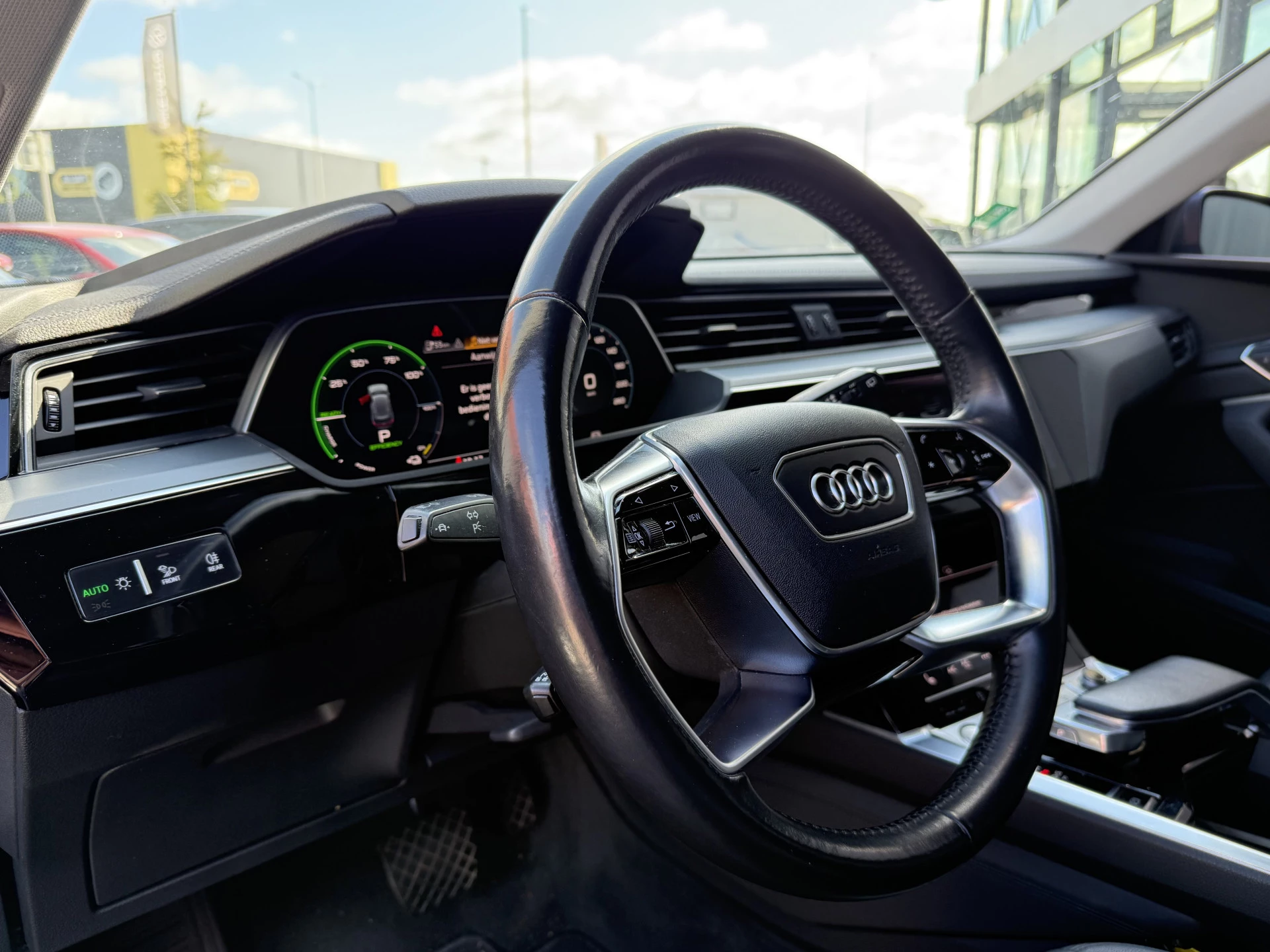 Hoofdafbeelding Audi e-tron