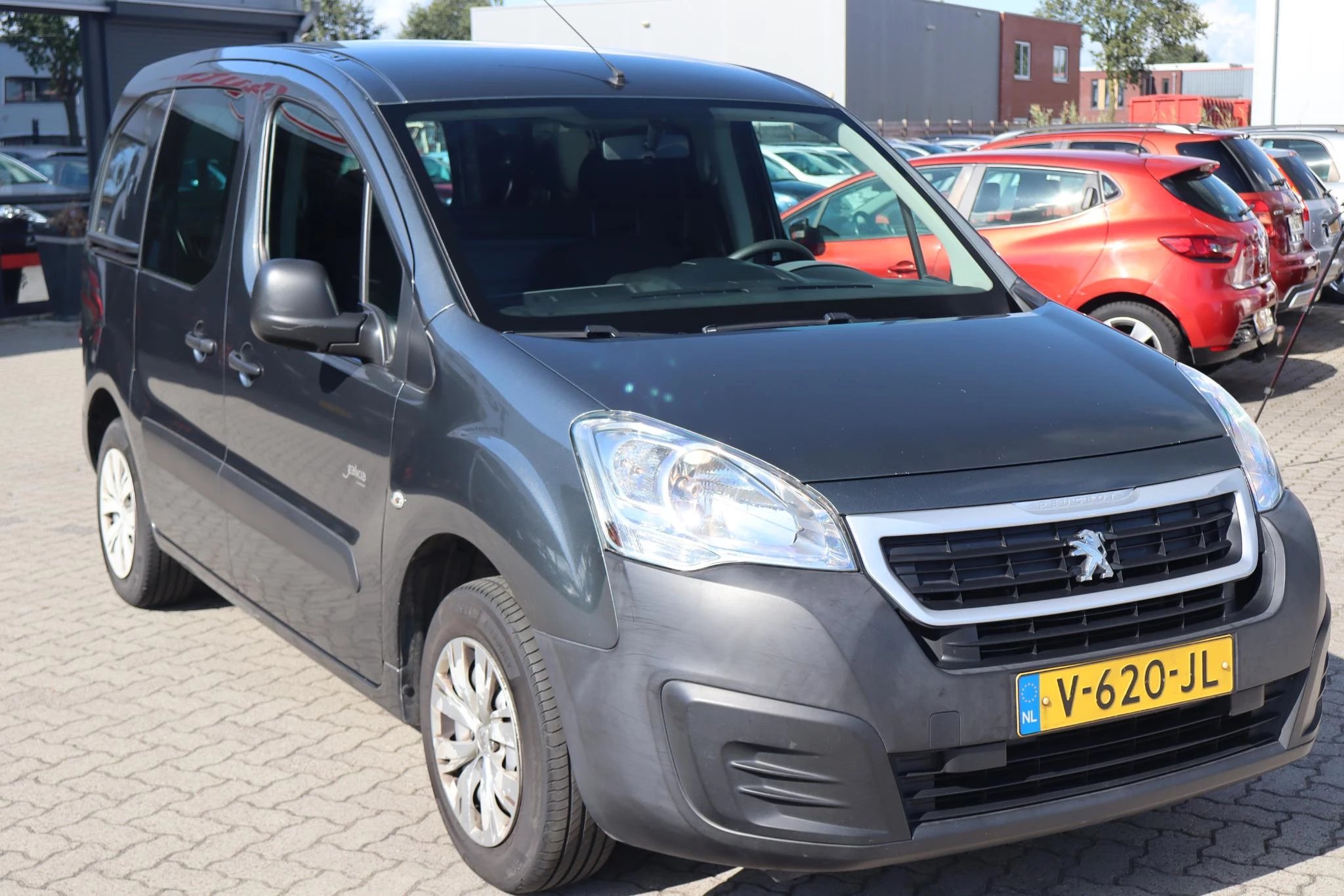 Hoofdafbeelding Peugeot Partner